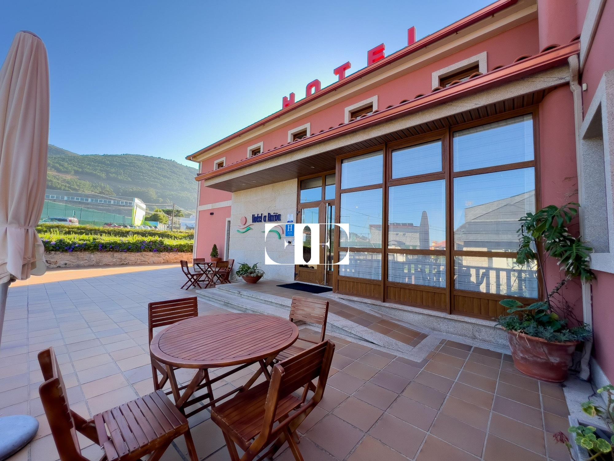 Varios Hotel A Raíña