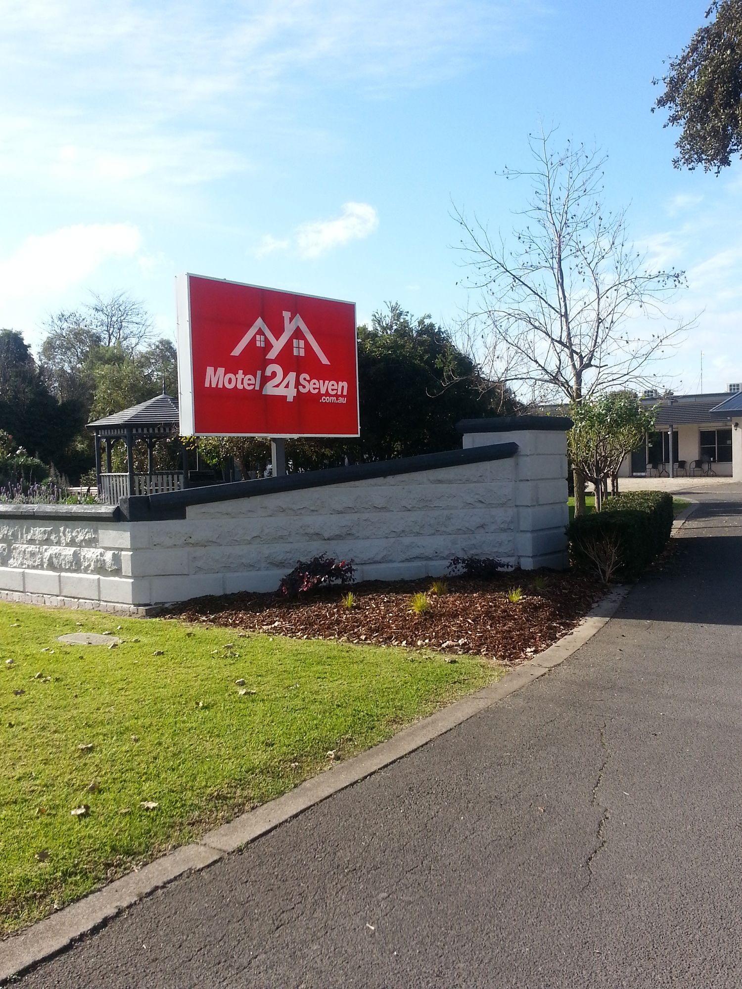 Vista Exterior Ace Swan Motel