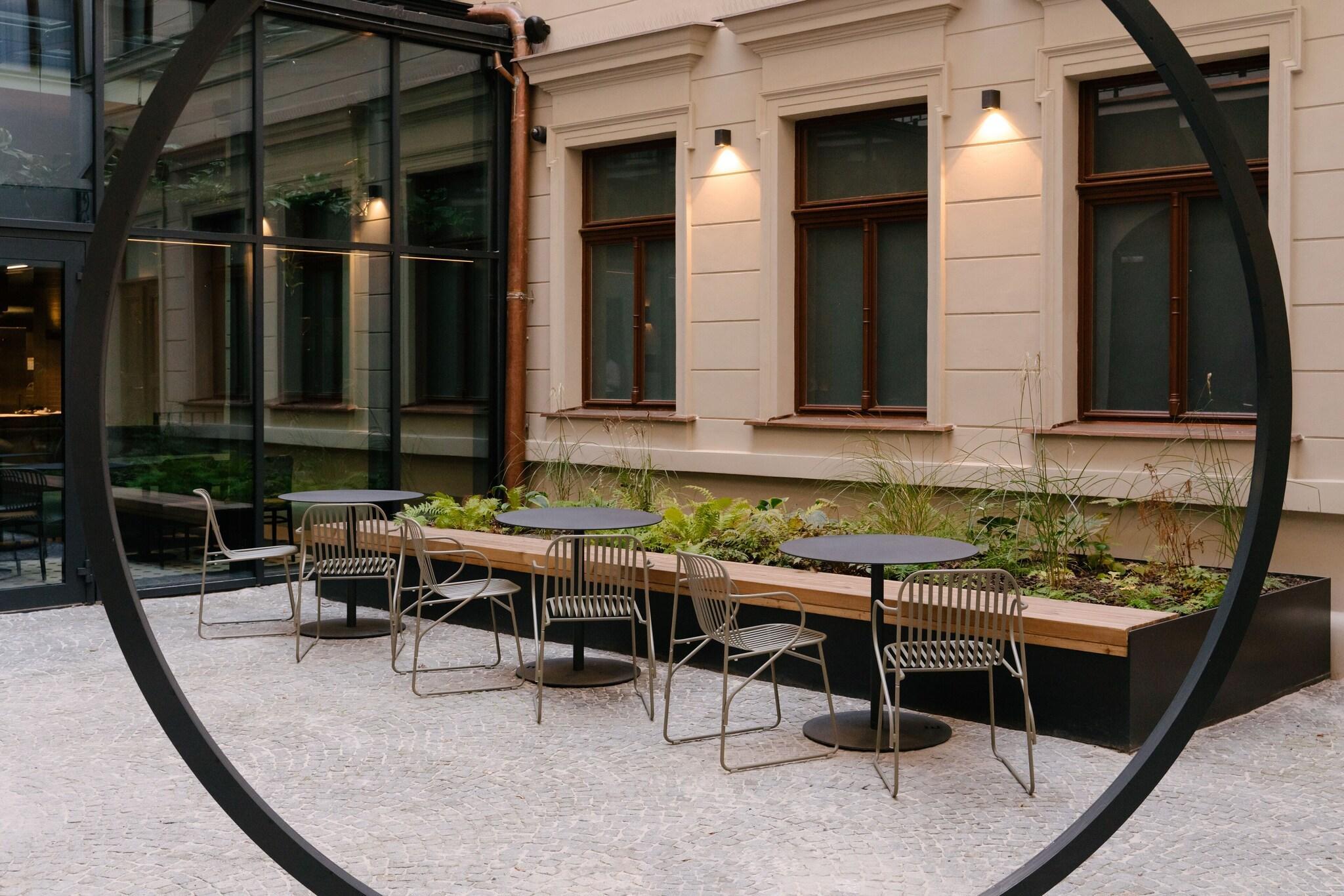 Vista Exterior OREA Place Seno