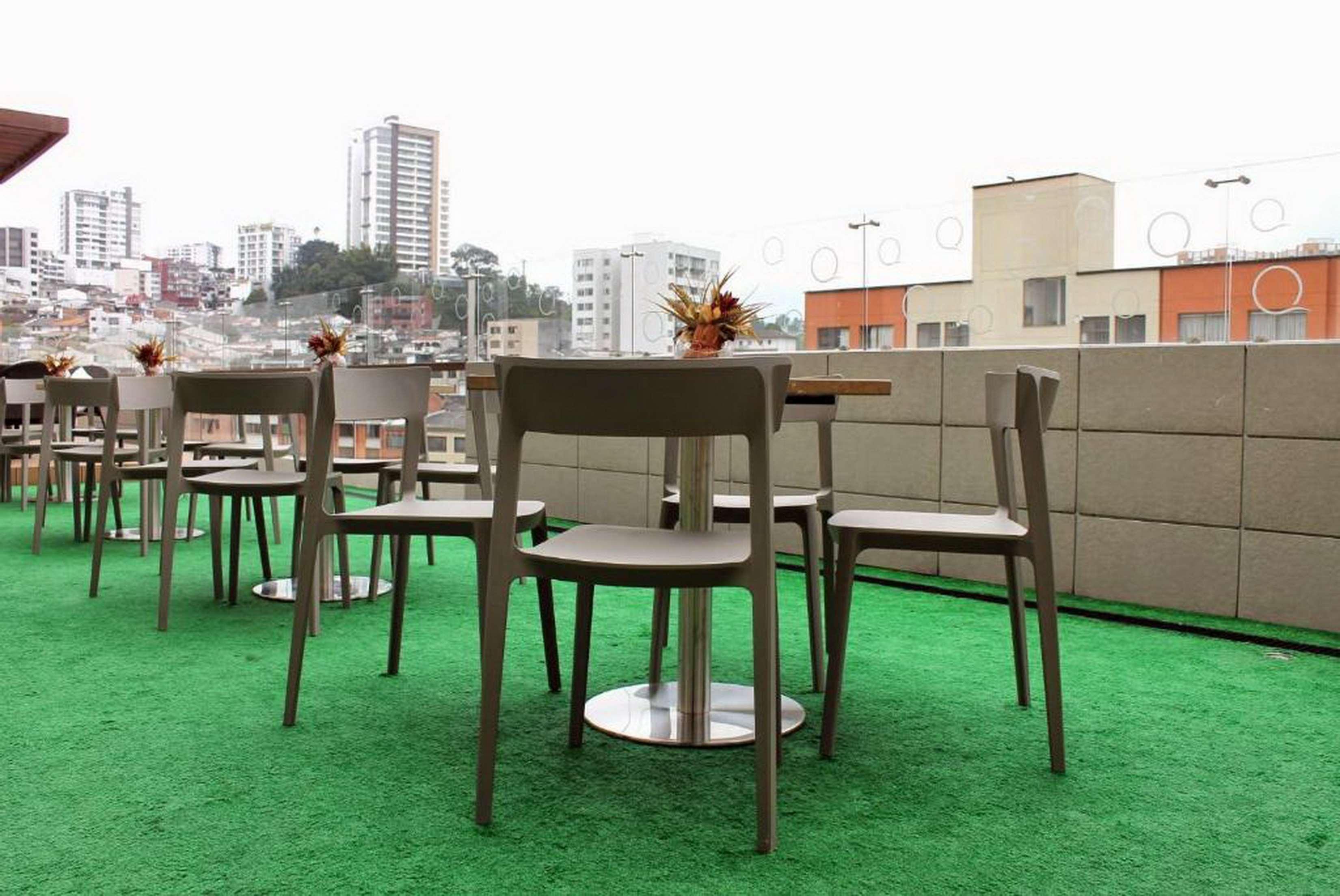 Bar/Salón Quo Quality Hotel