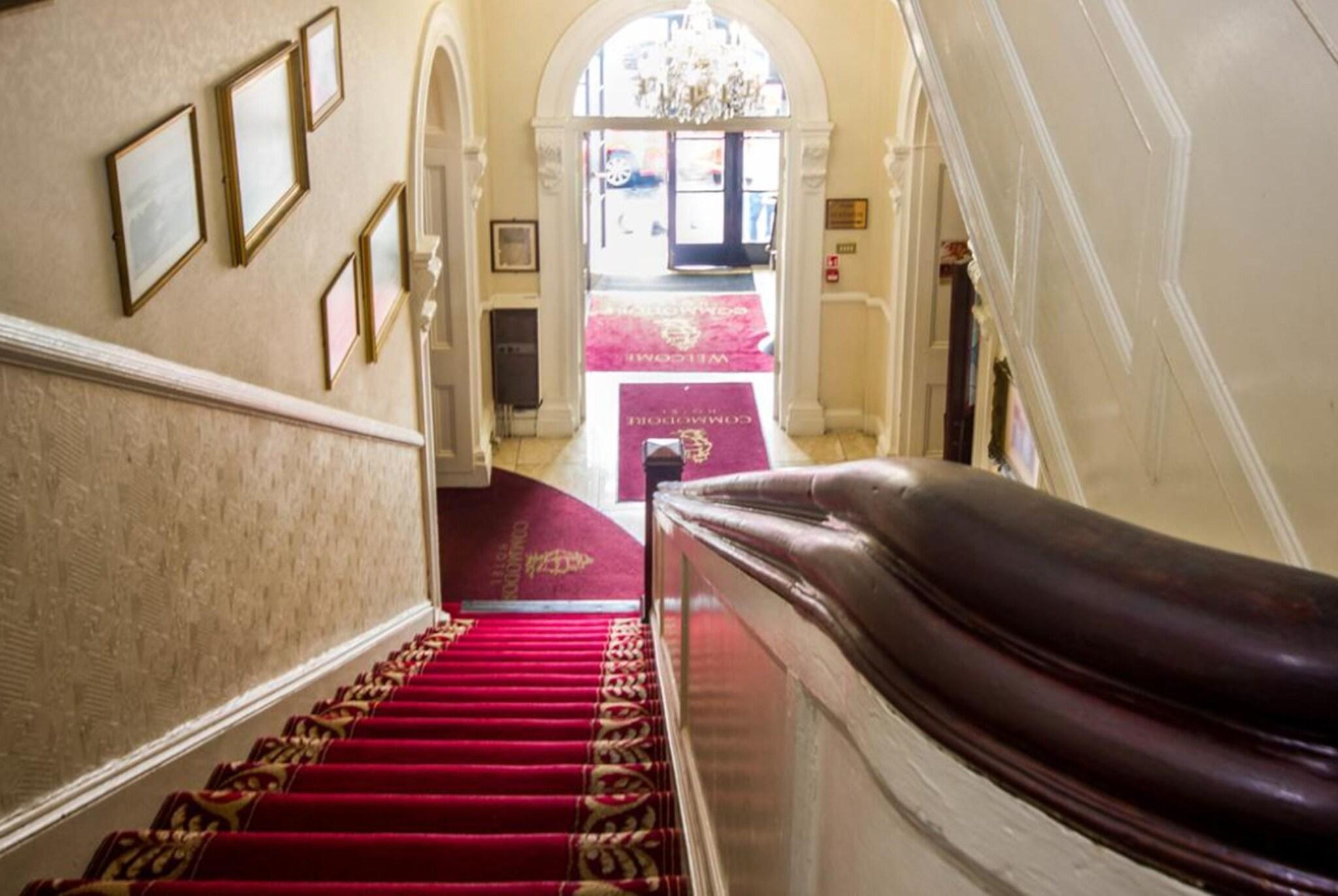 Vista Lobby Commodore Hotel