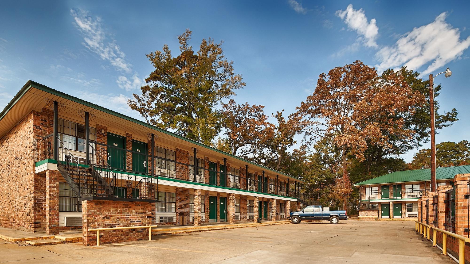 Vista Exterior The Winnfield Lodge