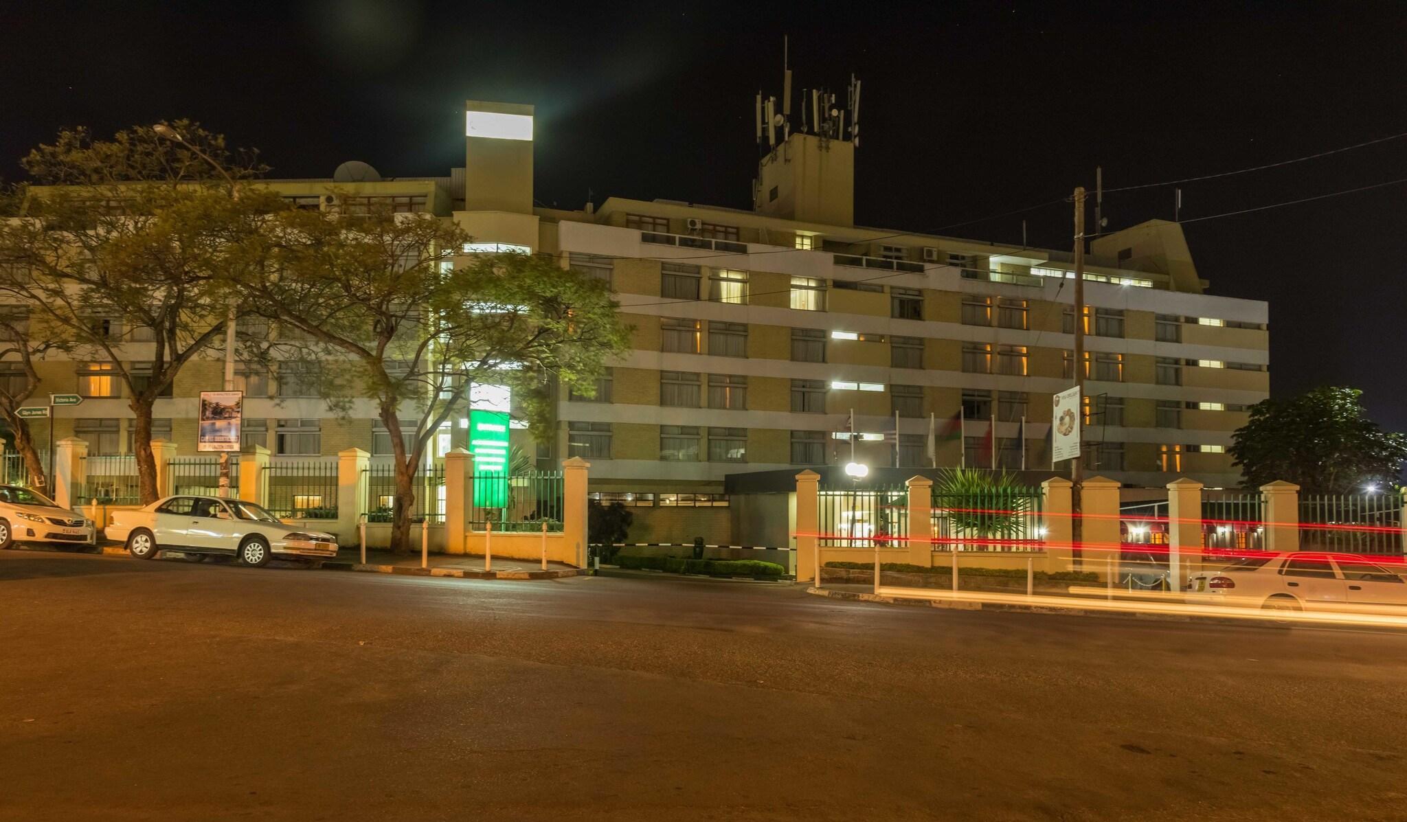 Vista Exterior Sunbird Mount Soche Hotel