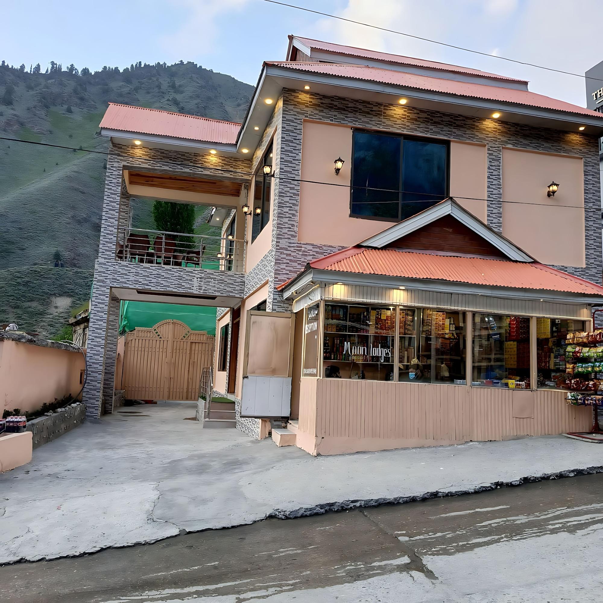 Vista Exterior Moon Lodges Naran
