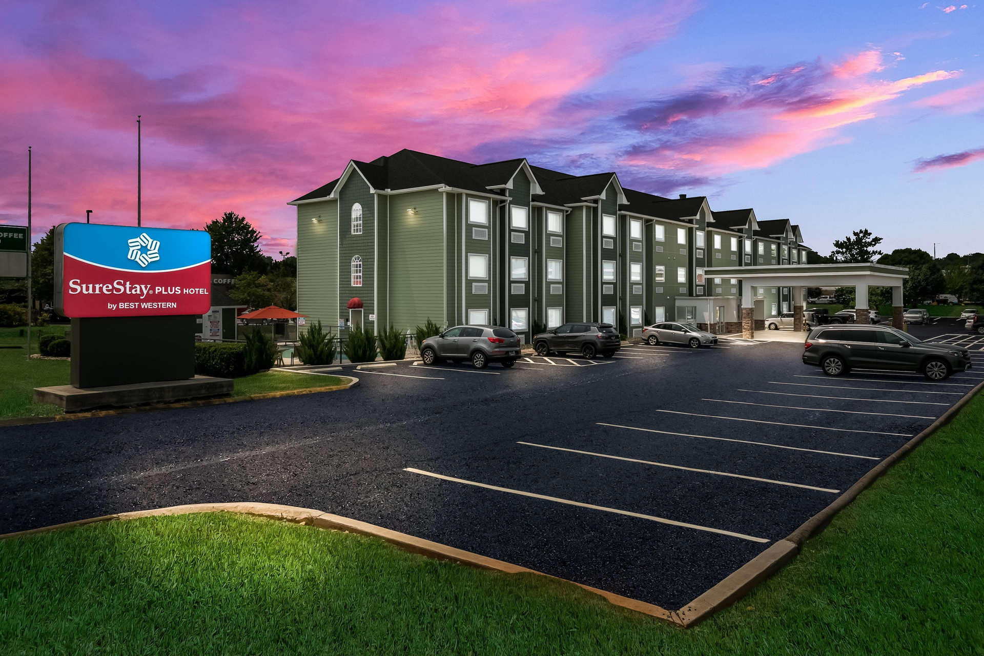 Varios SureStay Plus Hotel by Best Western Sevierville