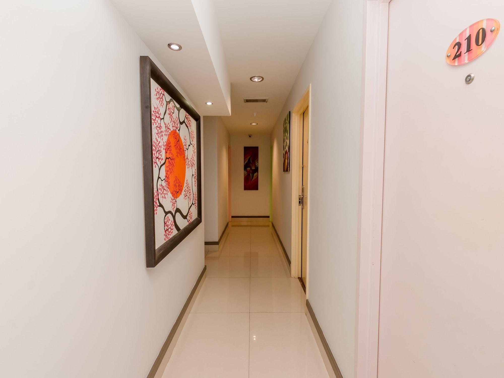 Varios Sunshine Inn Plus