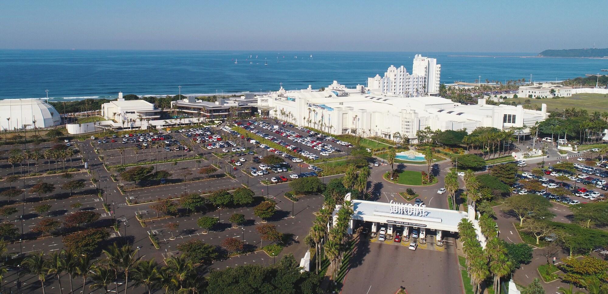 Playa Suncoast Hotel & Towers