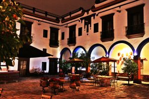Alojamiento - Meson De La Merced Hotel & Suites