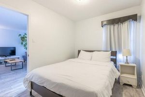 Alquiler Vacacional - Cozy 3-bedroom house, 5-mins to Great Niagara falls, free parking, Big Backyard!