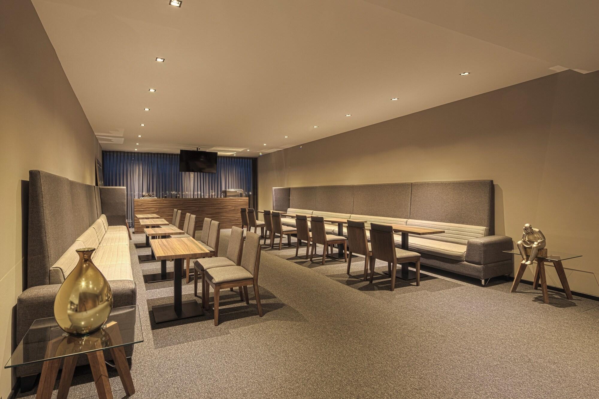 Restaurant Kharma Suites