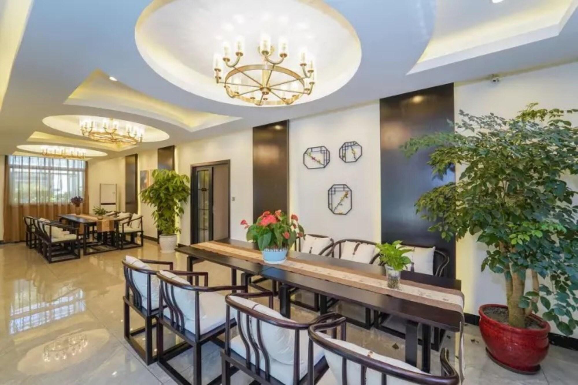 Vista Lobby Floral Hotel Haipai Garden Villa