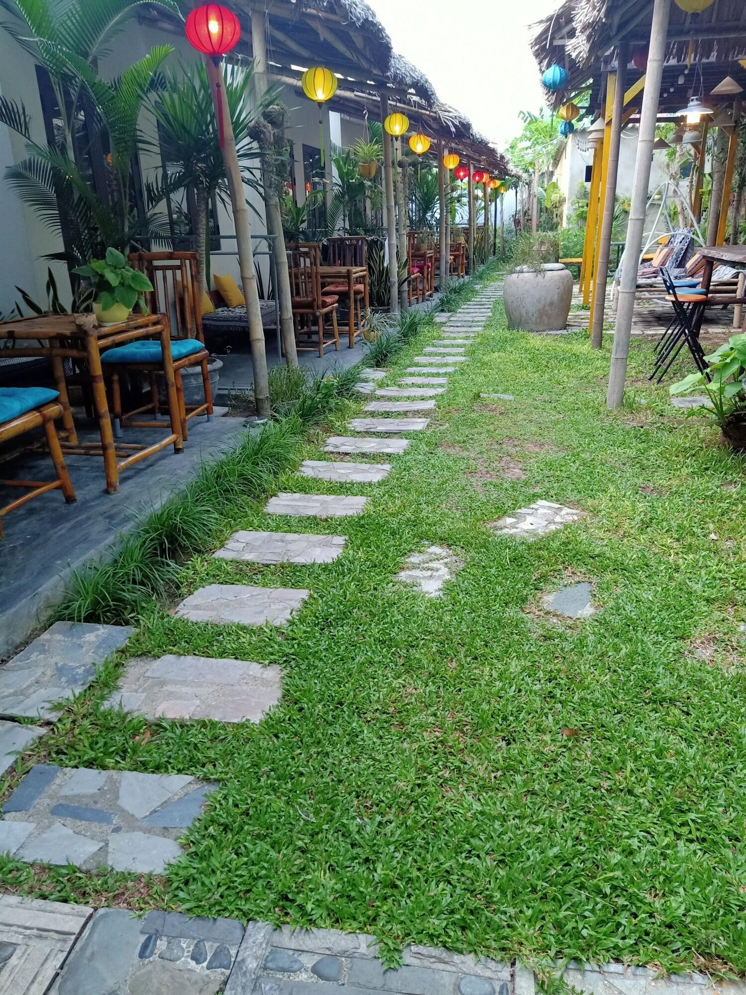 Vista Exterior Ha My Beach Homestay & Bungalow