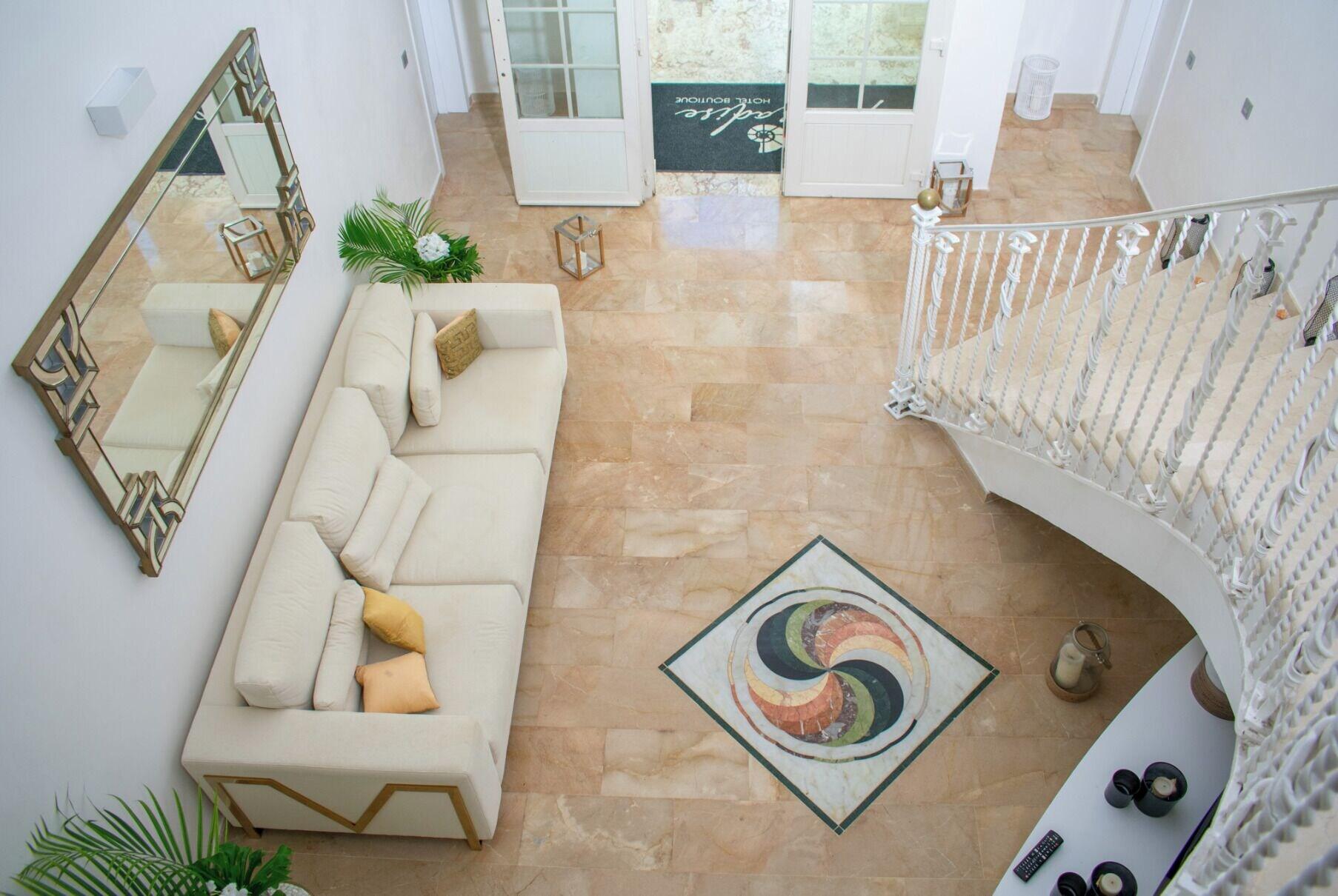 Vista Lobby VACATION STUDIOS with ROOFTOP POOL