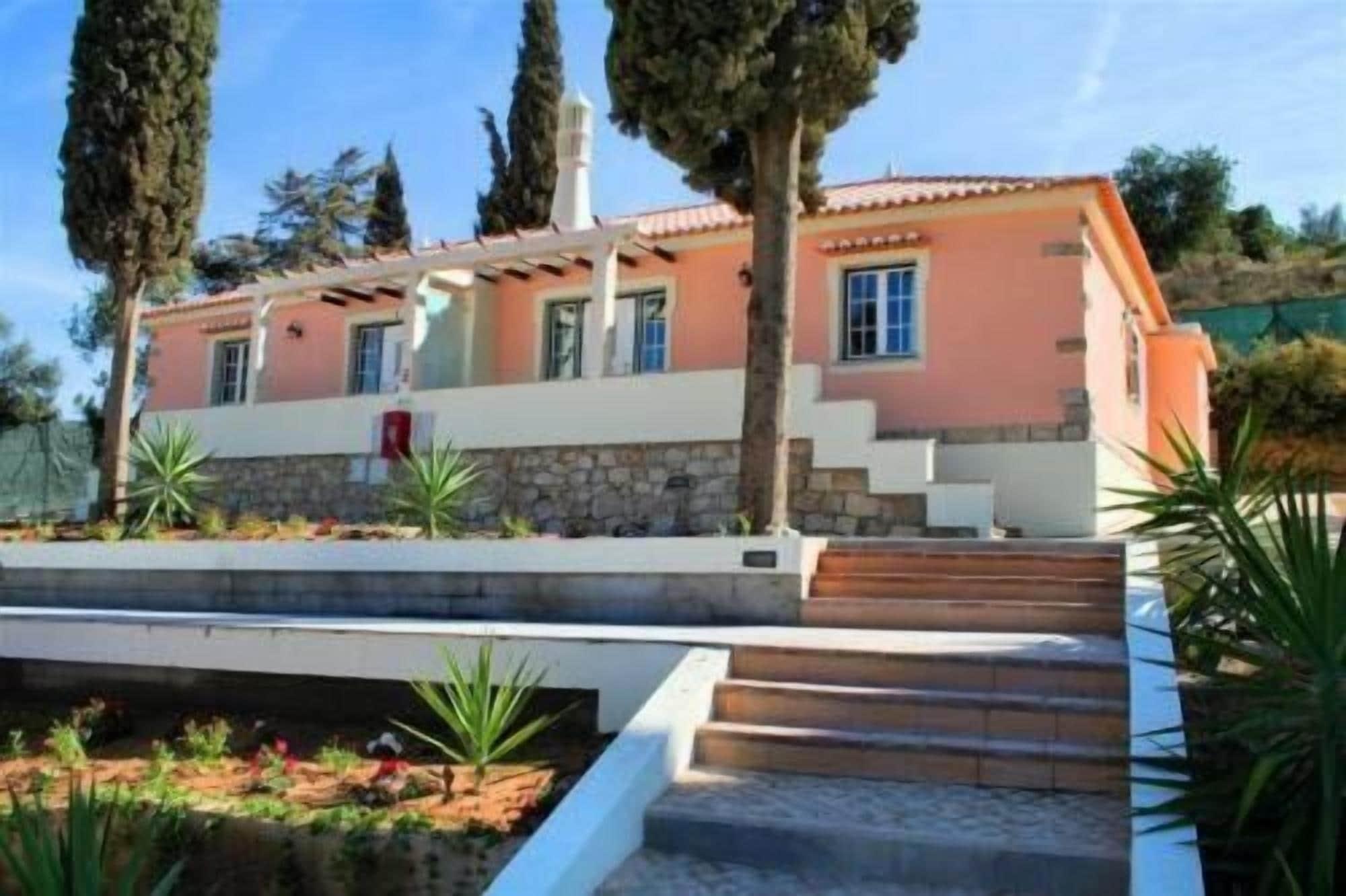 Vista Exterior Oleandro Country Club