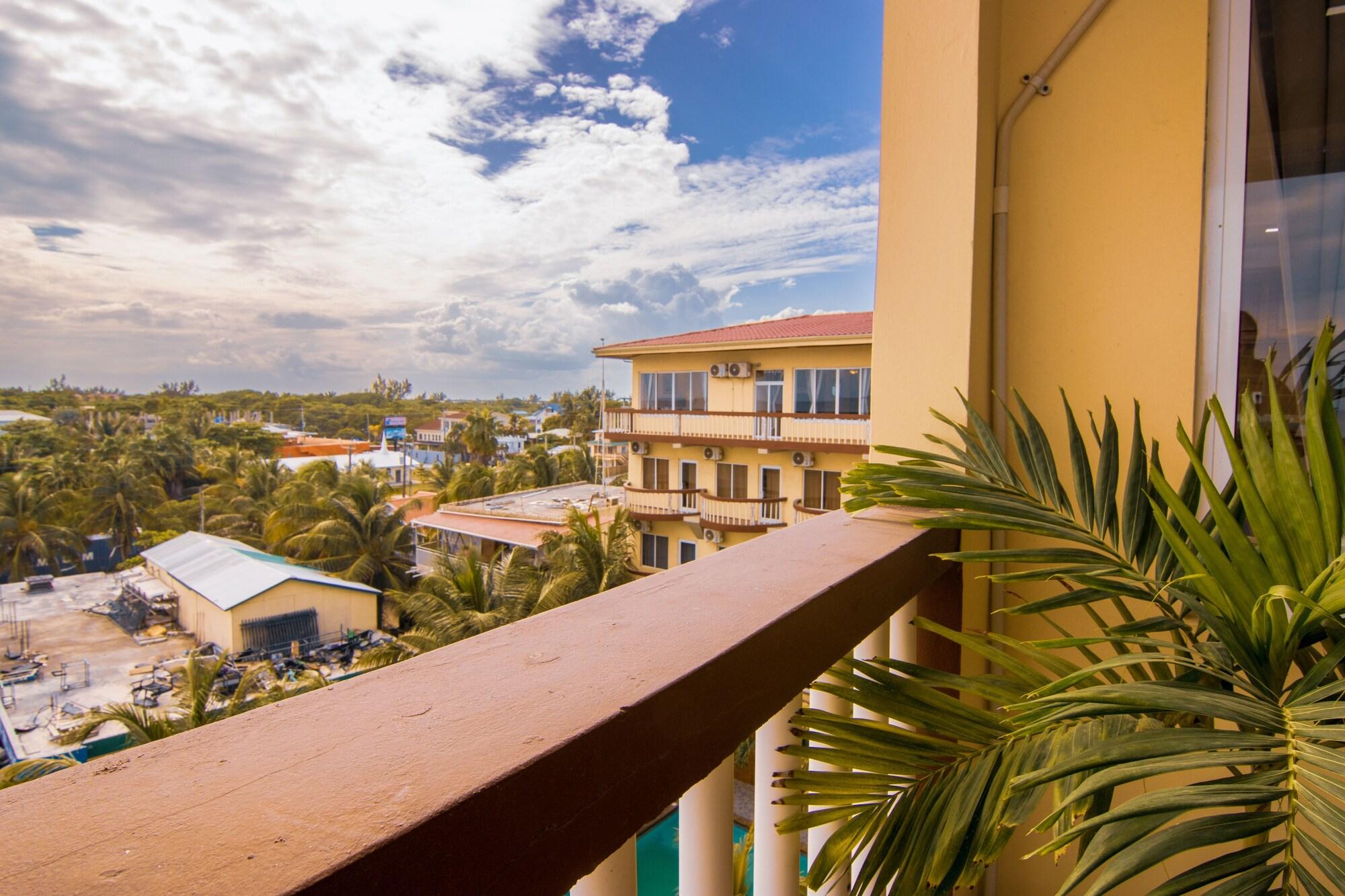 Varios Tropical Palace Hotel