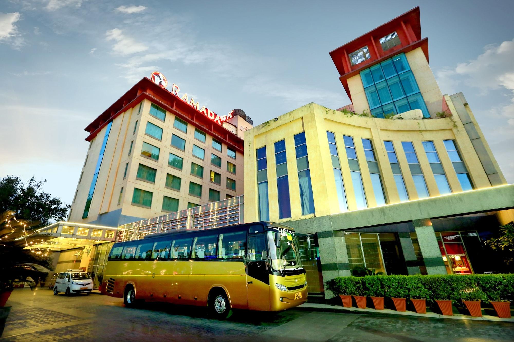 Vista Exterior Ramada by Wyndham Jaipur