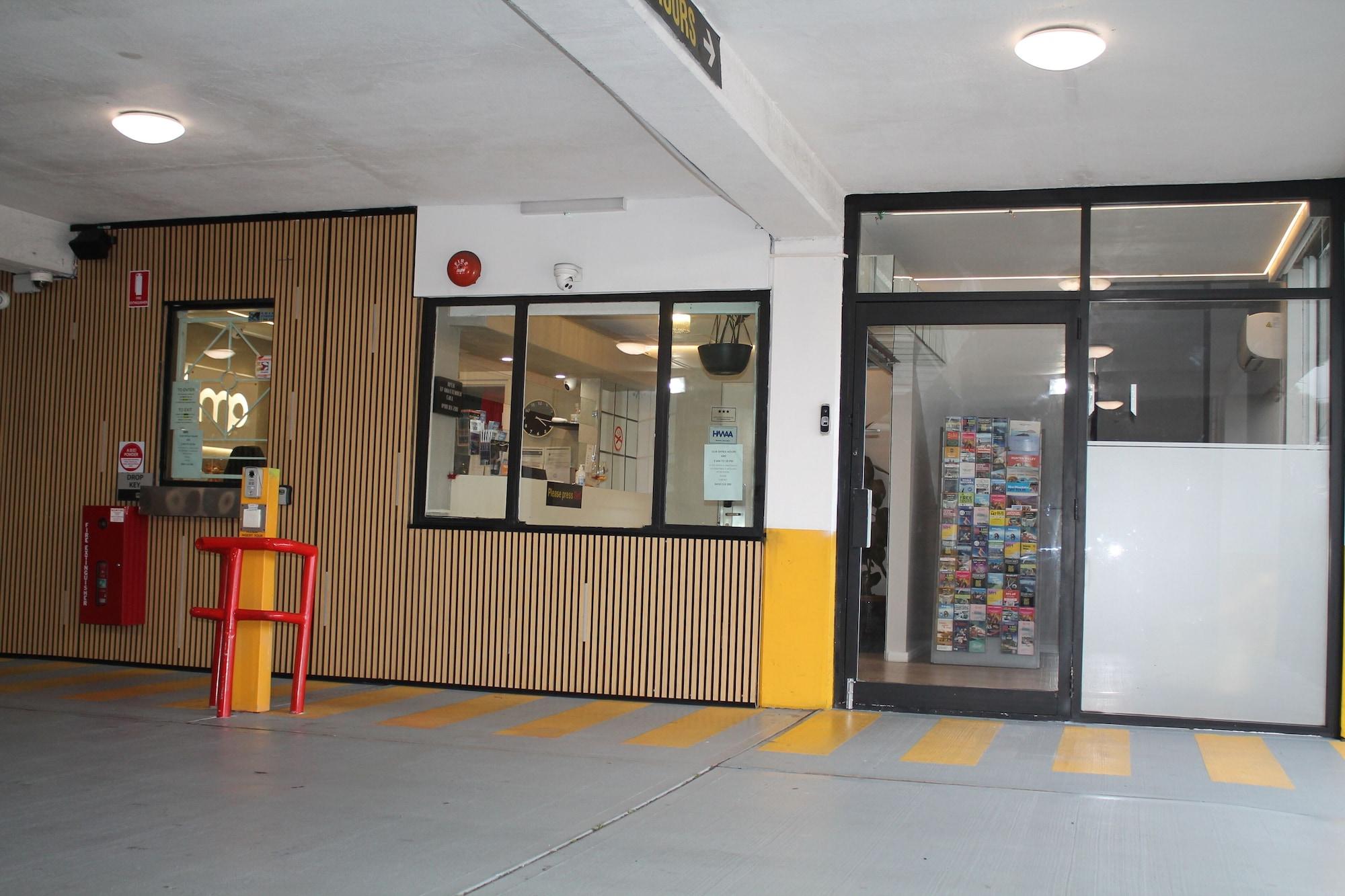 Vista Lobby Marco Polo Motor Inn Sydney