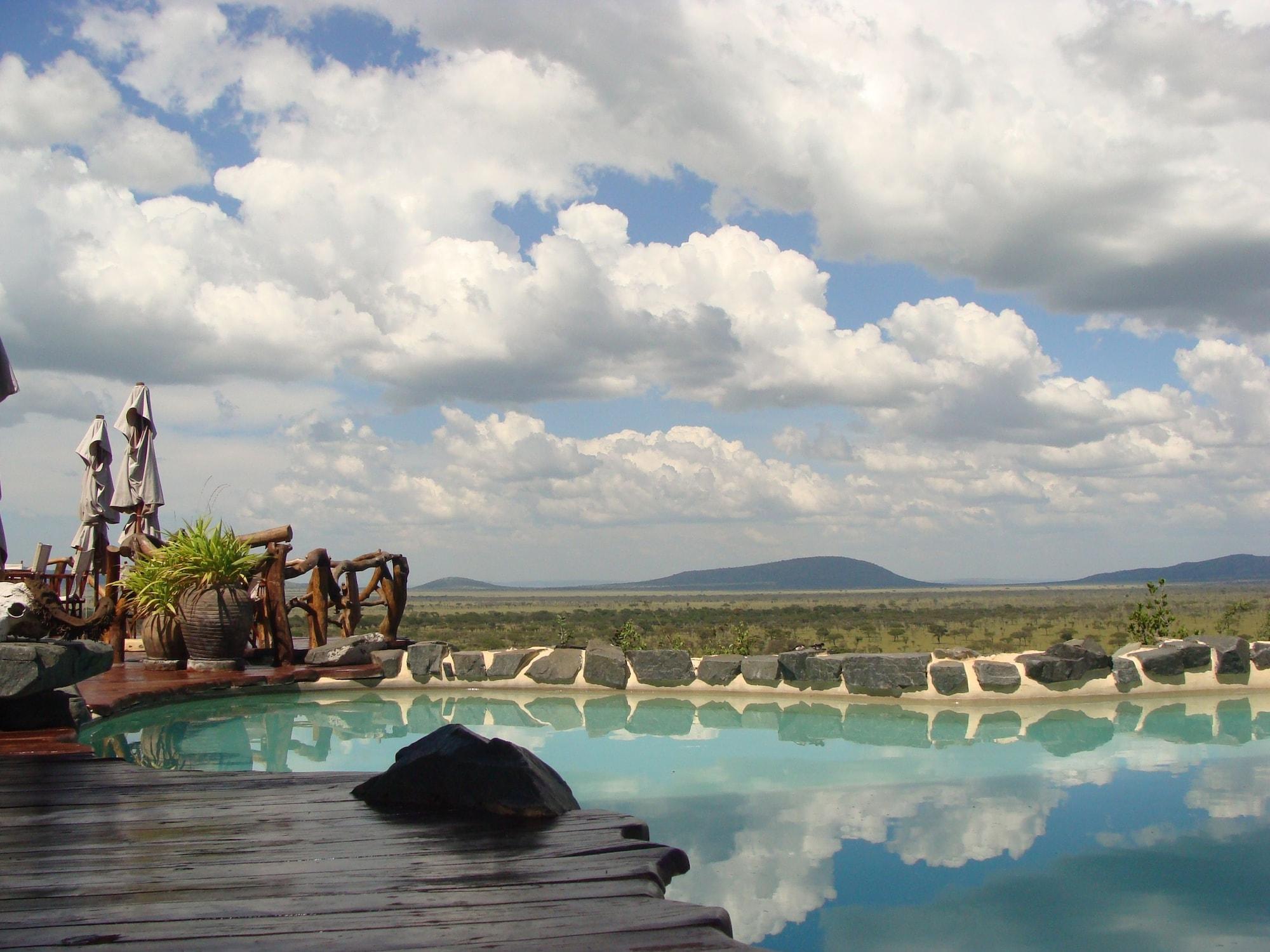 Vista Piscina Mbalageti Serengeti