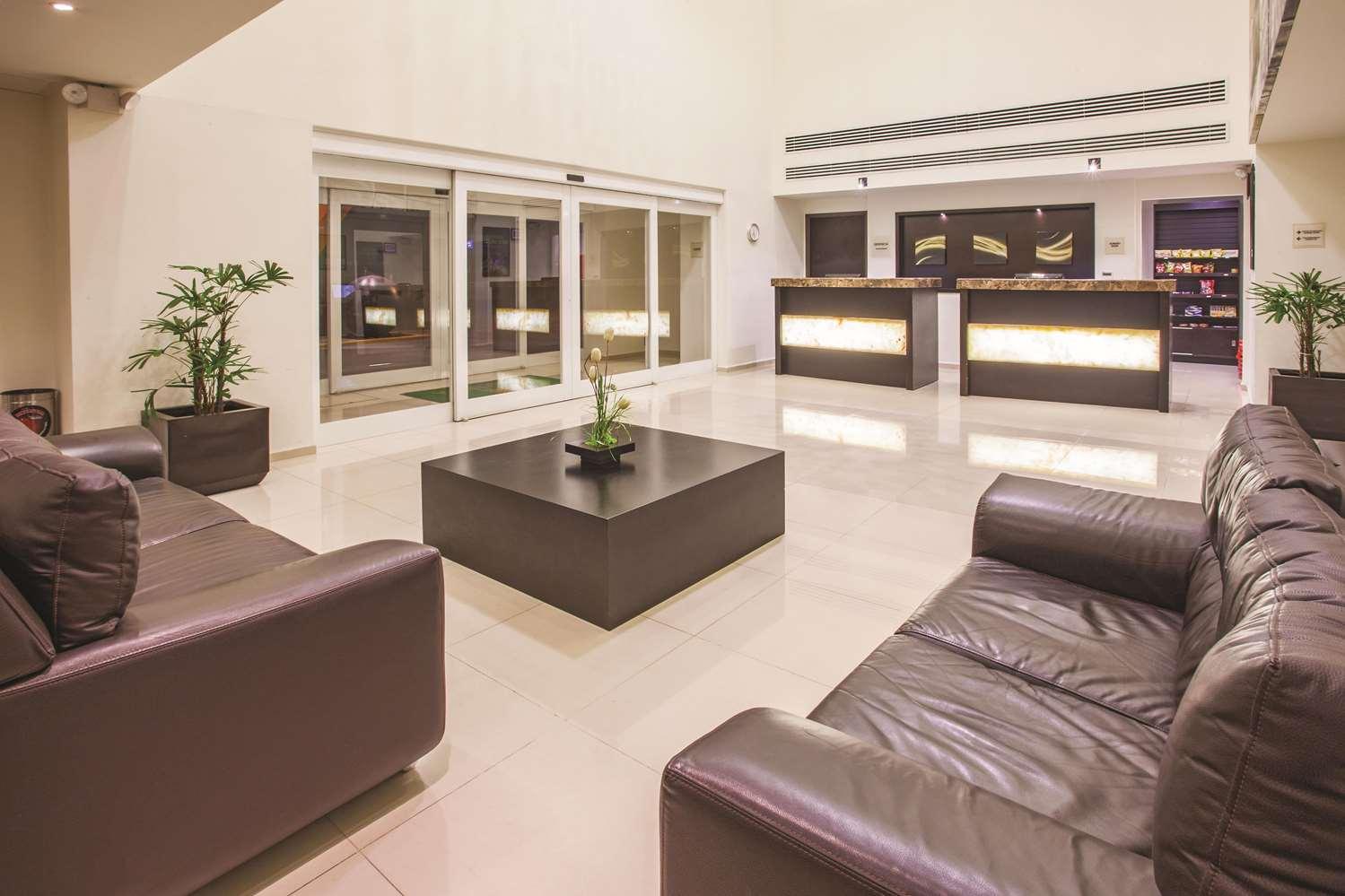 Vista Lobby La Quinta by Wyndham San Luis Potosi