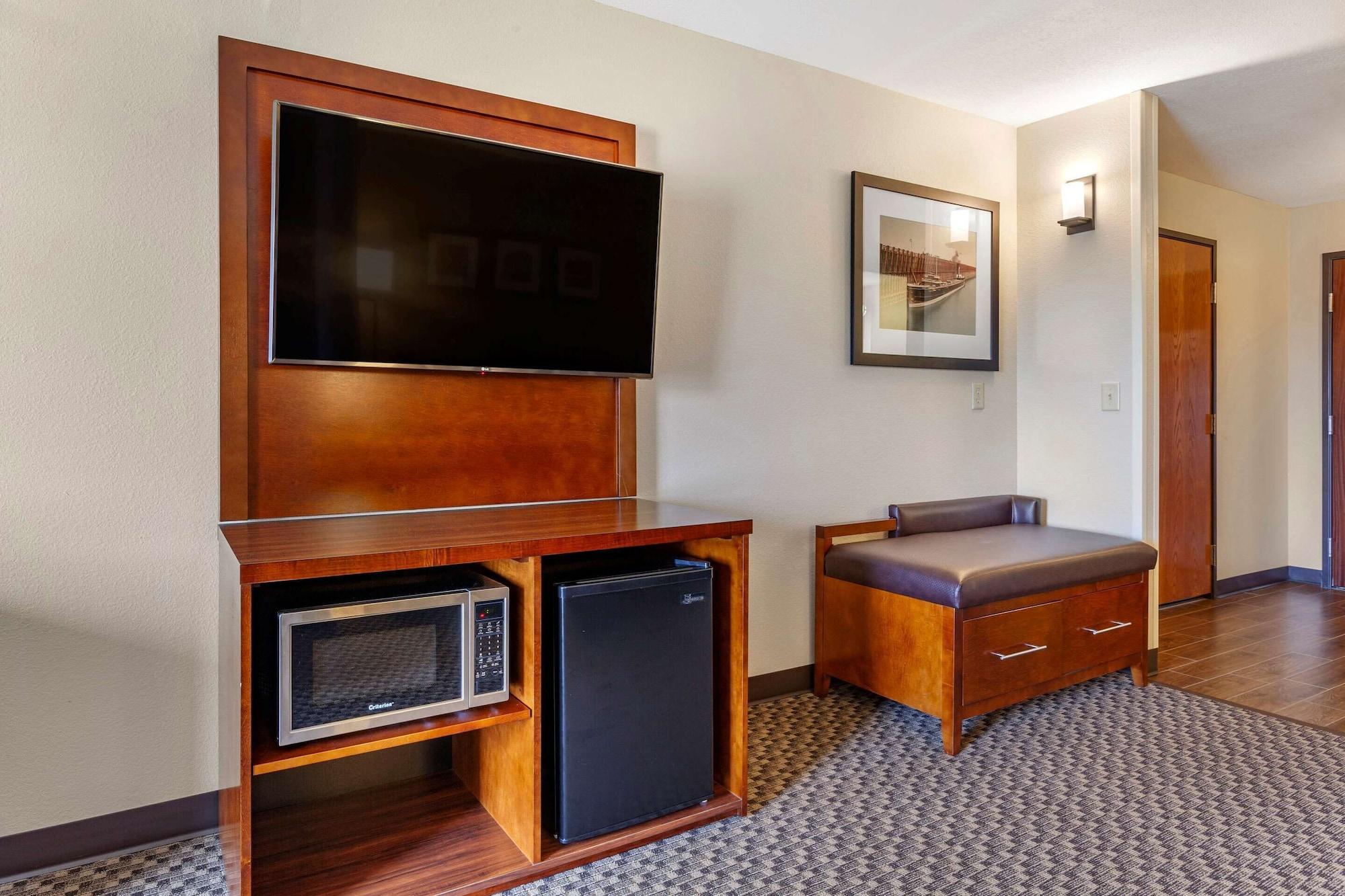Habitación Comfort Suites Escanaba
