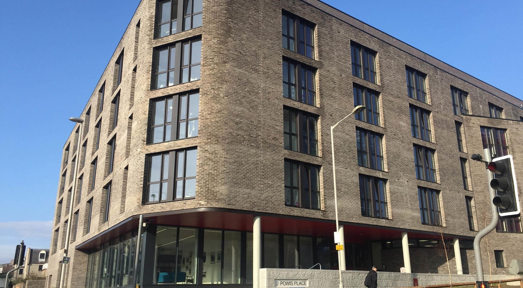 Vista Exterior Powis Place - Campus Residence