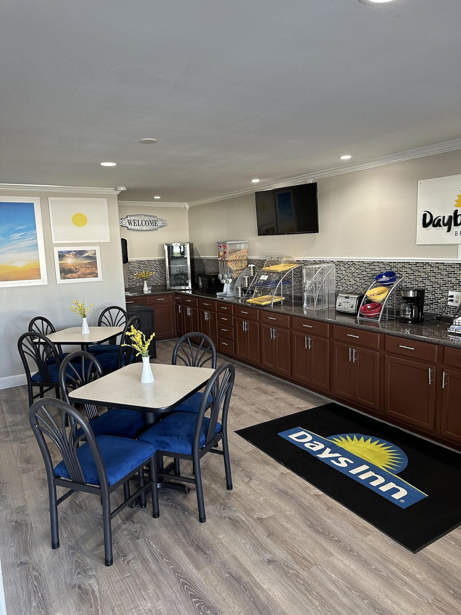 Restaurant Days Inn by Wyndham Temple