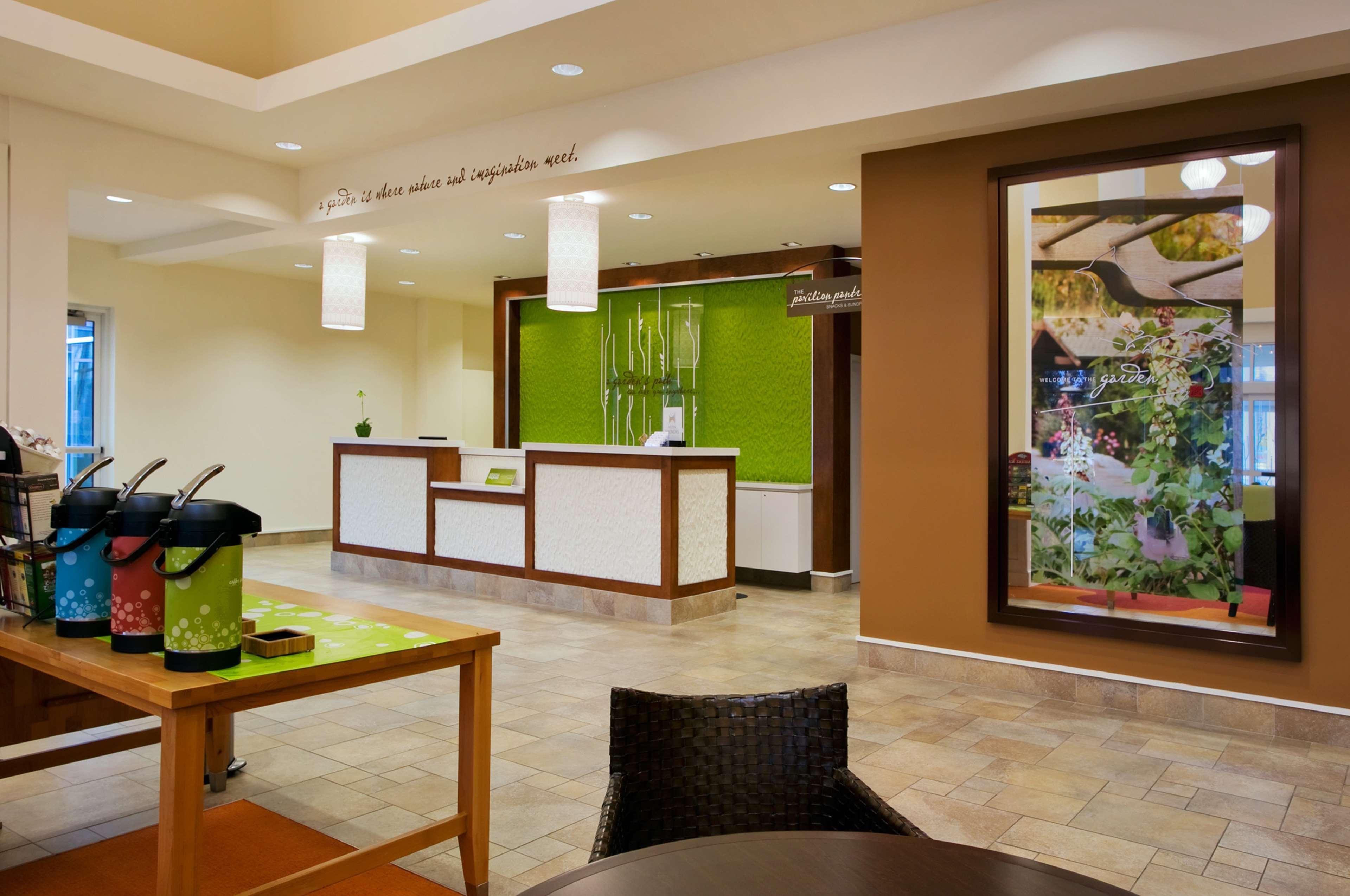 Vista Exterior Hilton Garden Inn Auburn