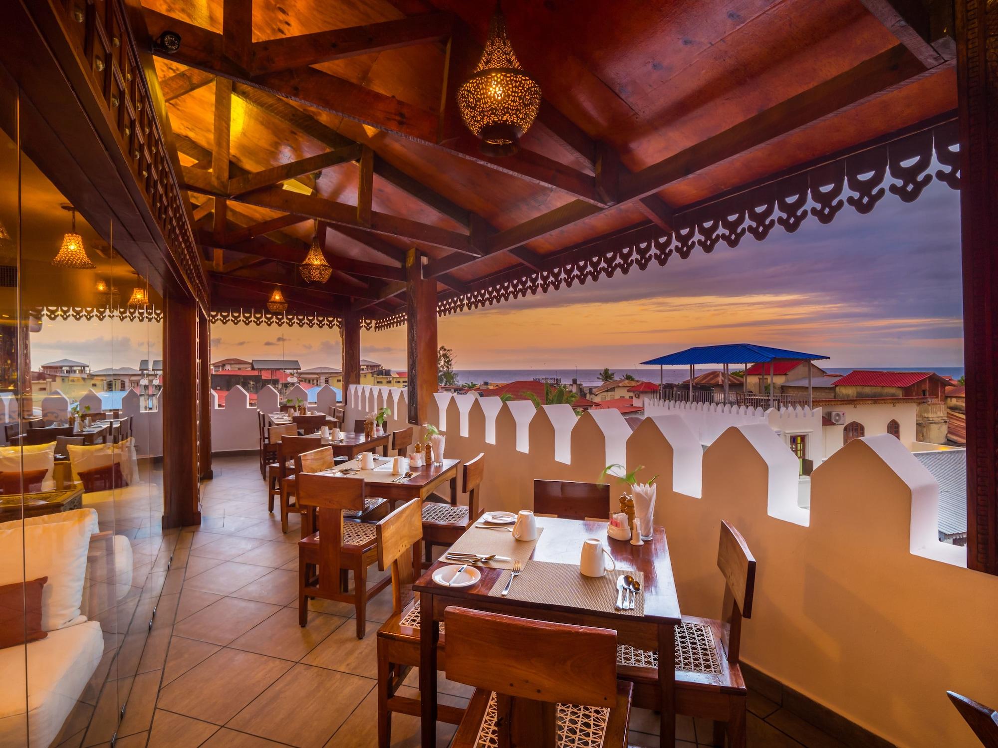 Restaurant Turaco Spice Tree, a Tribute Portfolio Hotel
