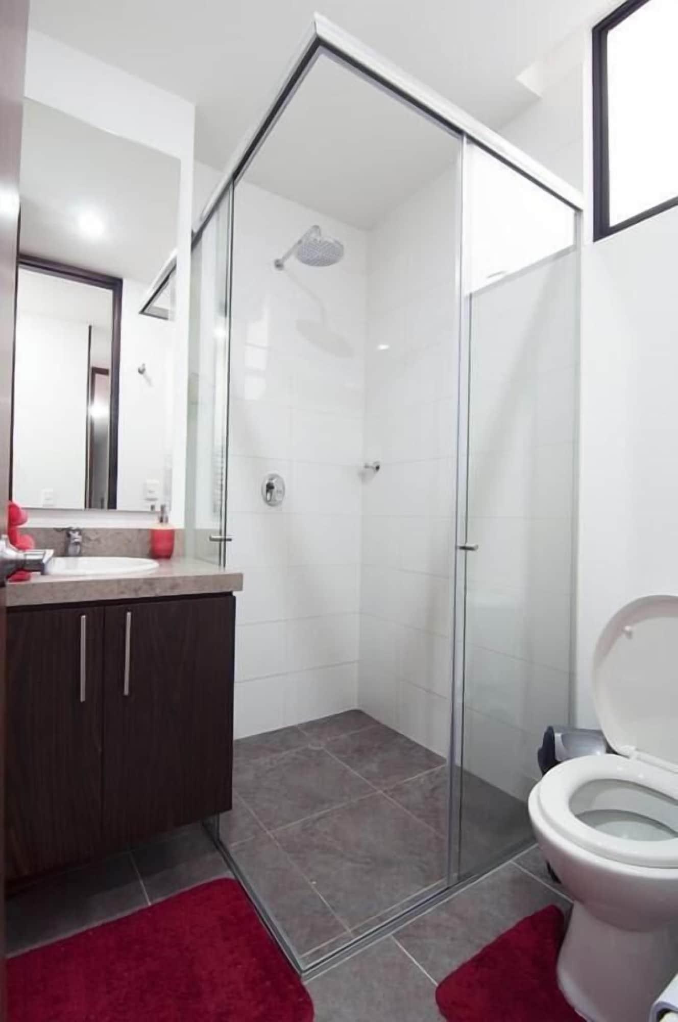 Equipamiento de Habitación Colombian Studio K57 A