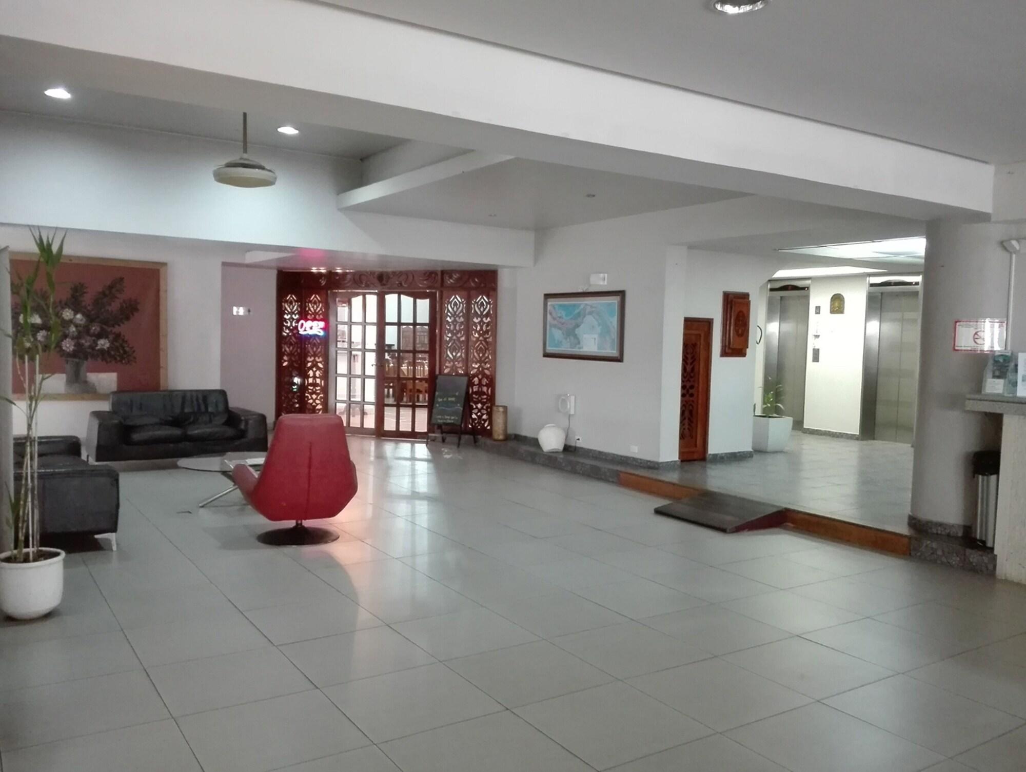 Vista Exterior Hotel Tower House Suites