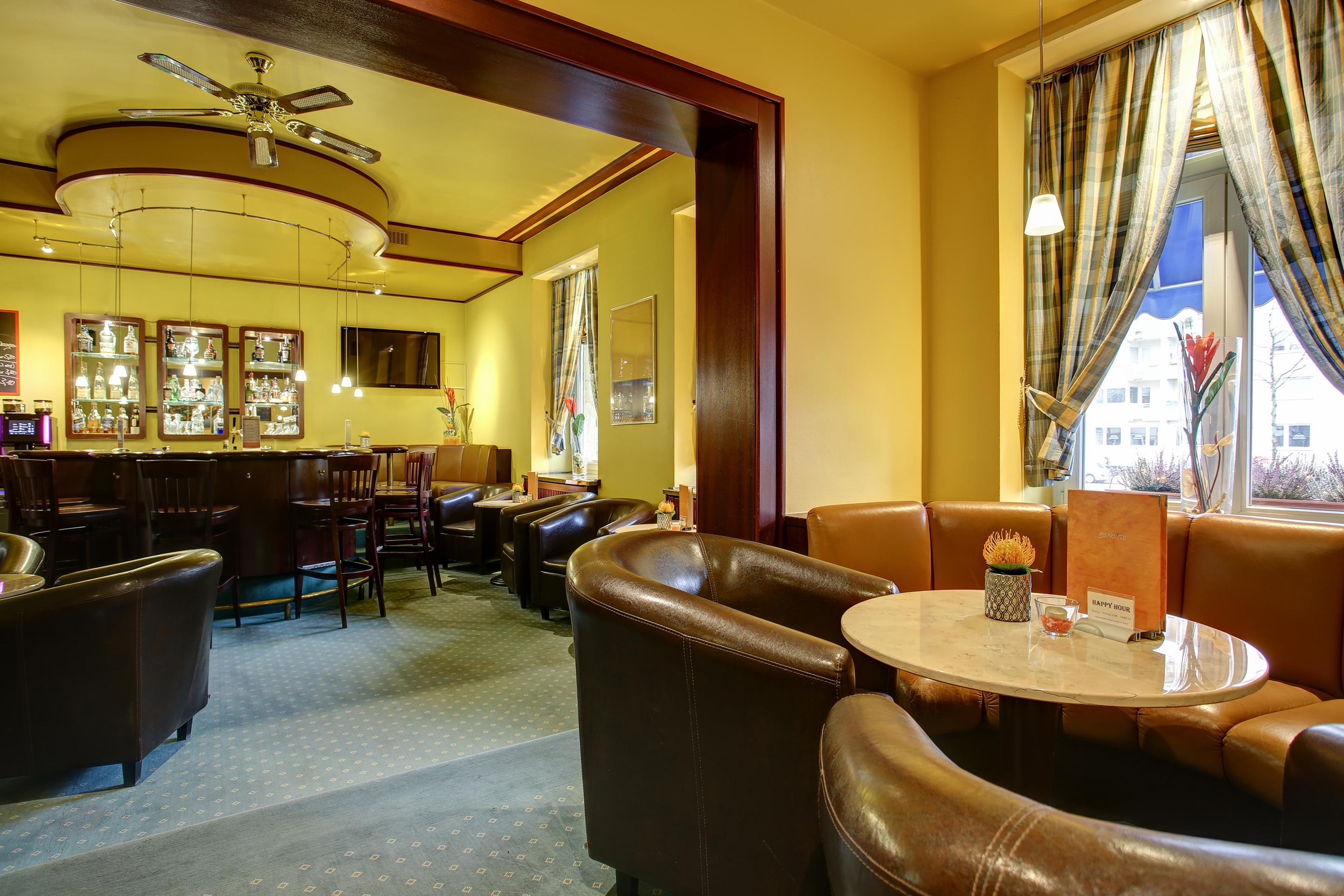 Bar/Salón Hotel Tante Alma Mannheim