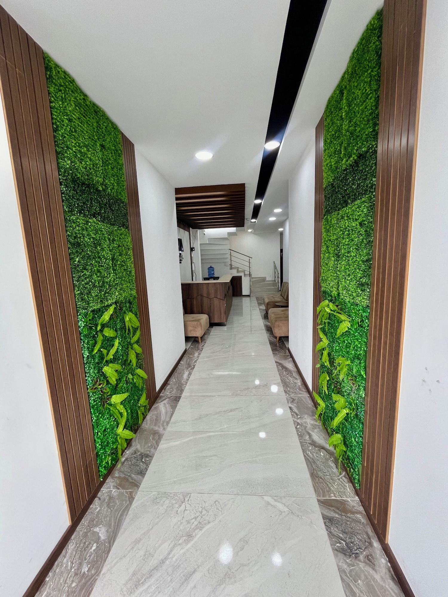 Vista Lobby Hotel RYA Center