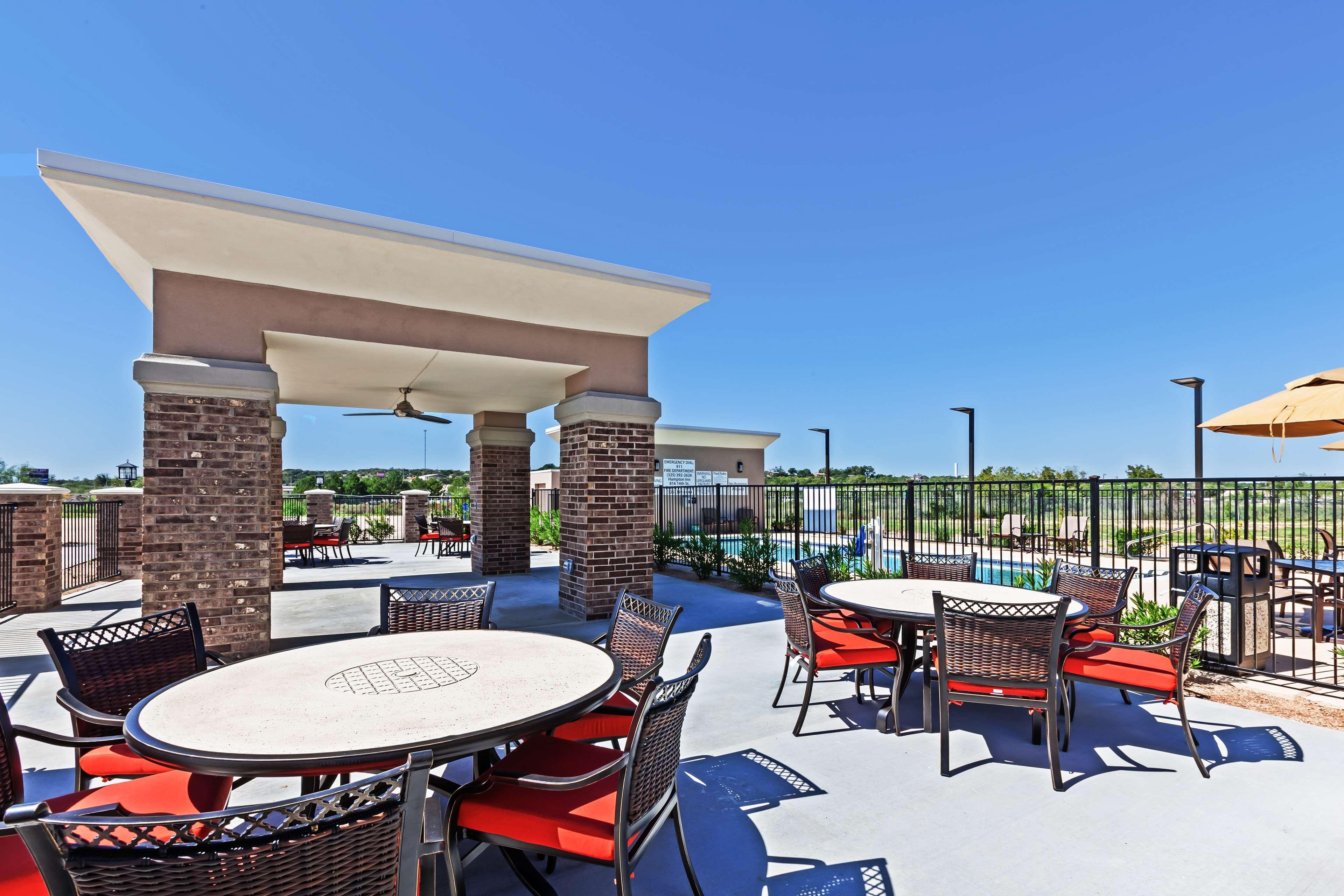 Vista Exterior Hampton Inn By Hilton Ozona