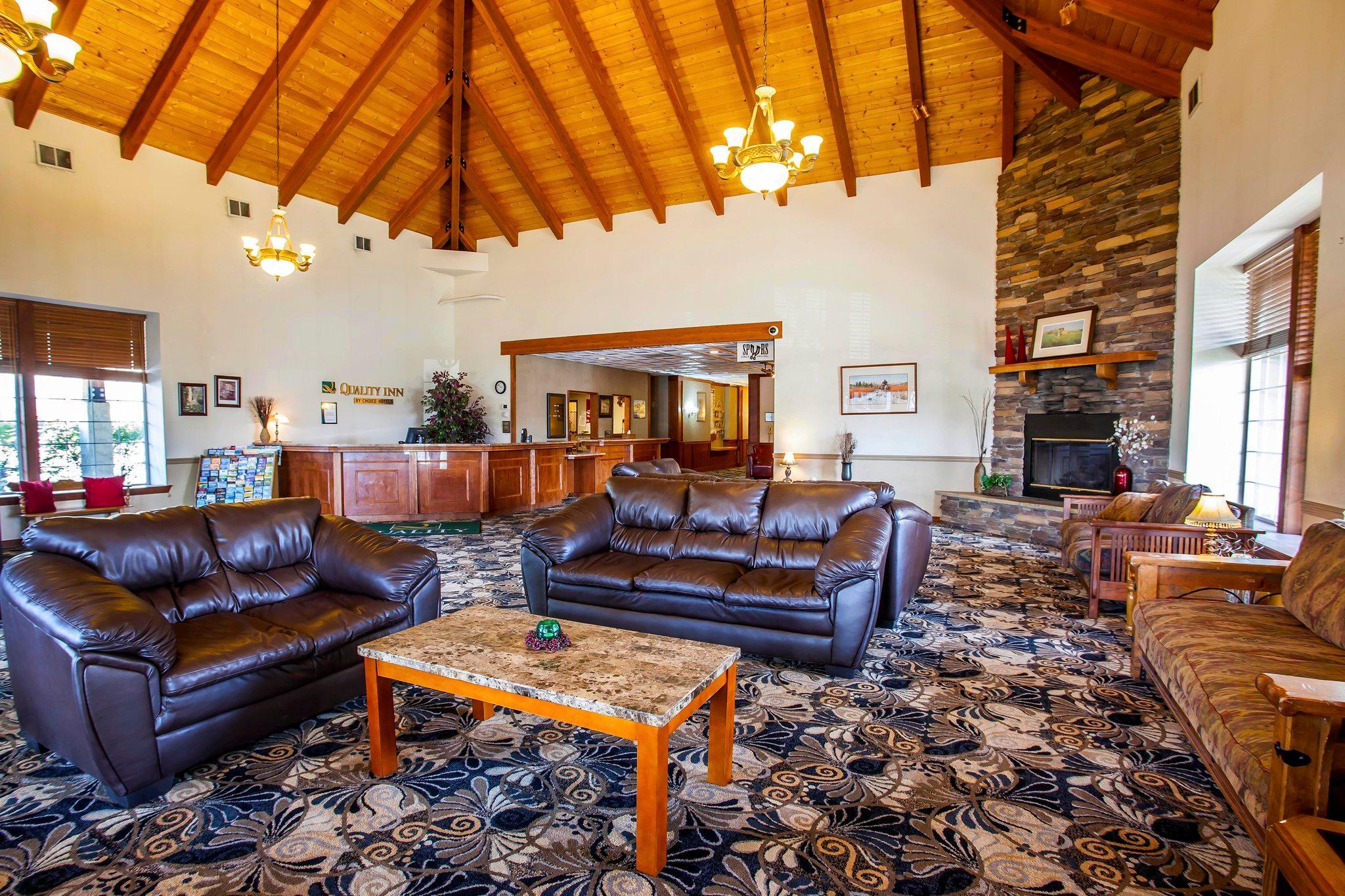 Vista Lobby Red Lion Hotel & Conference Center Ellensburg