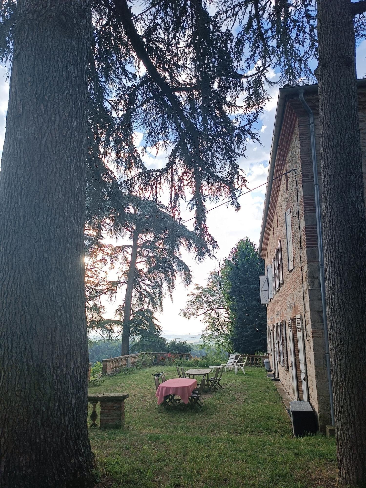 Vista Exterior Le Jardin Des Cèdres