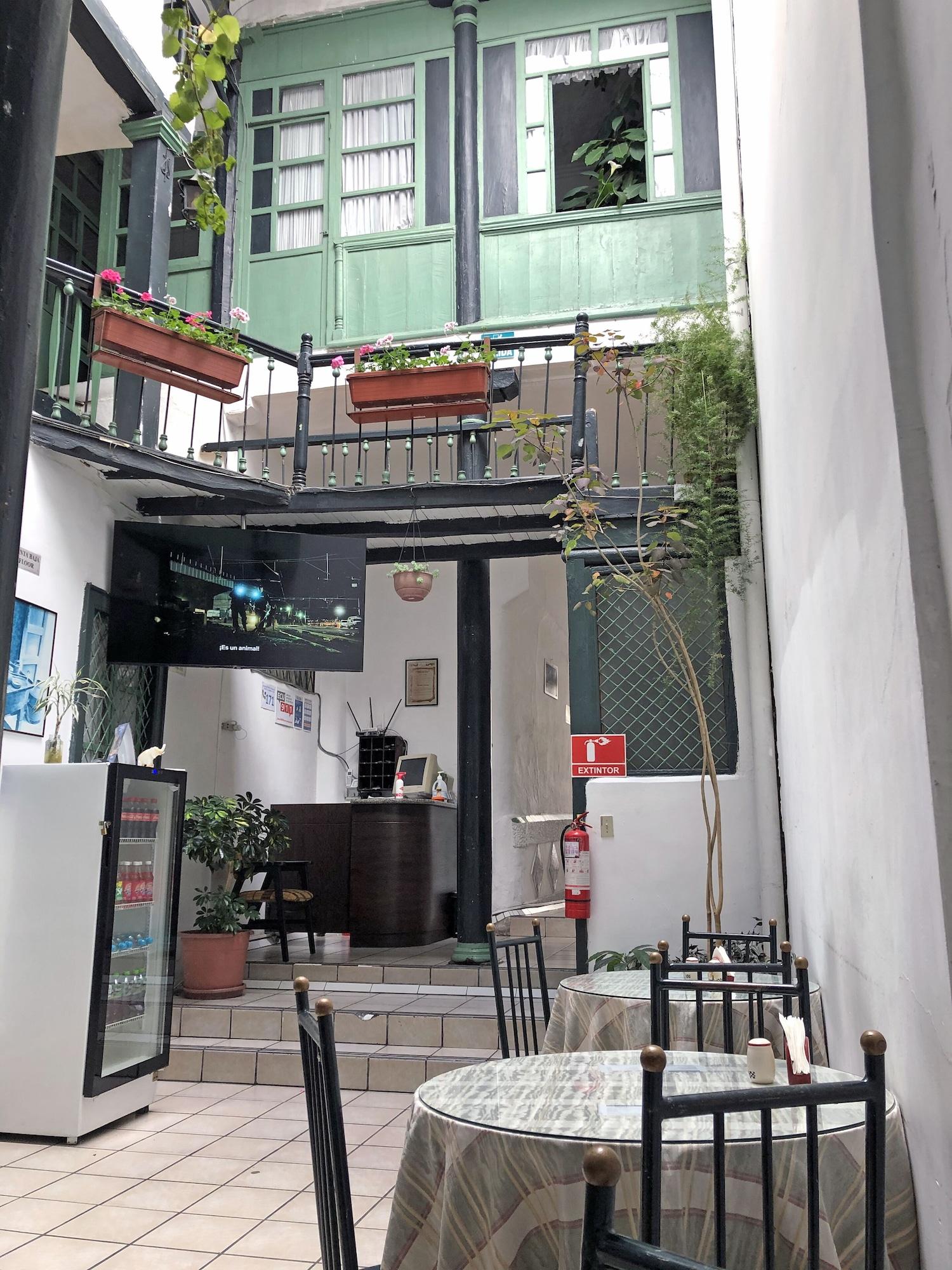 Comodidades del Alojamiento Hostal Latina