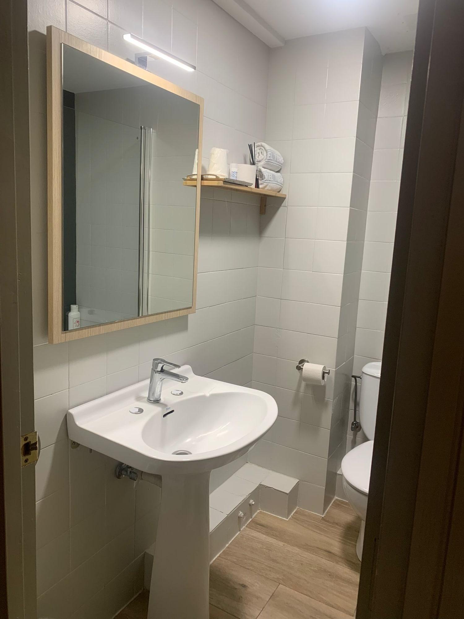 Equipamiento de Habitación Hostal Torras