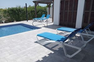Alquiler Vacacional - 1st Line Golf Villa 2, private Heated Pool and sky Package, 20 mins Murcia /city
