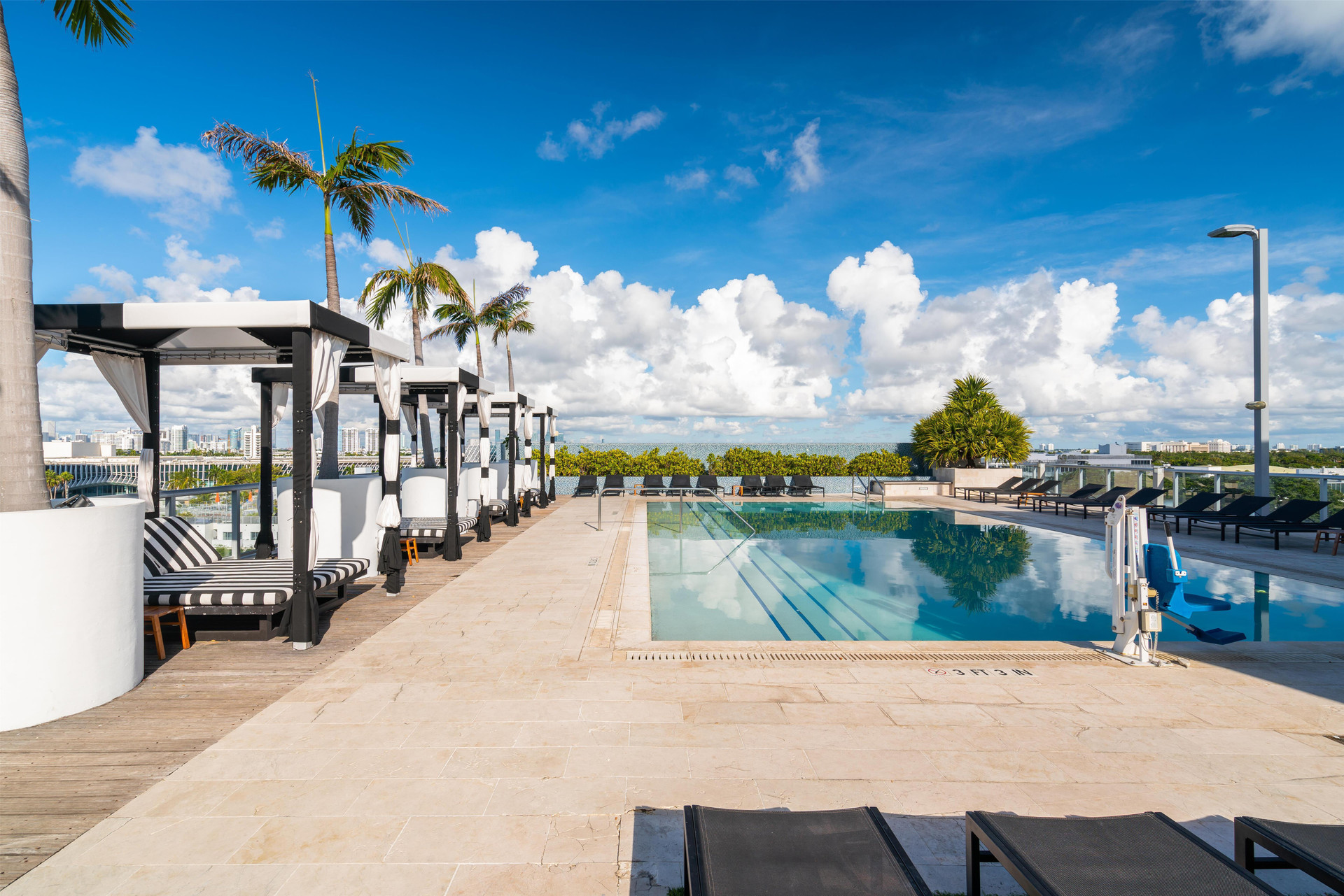Vista Exterior Liberty Park Hotel South Beach