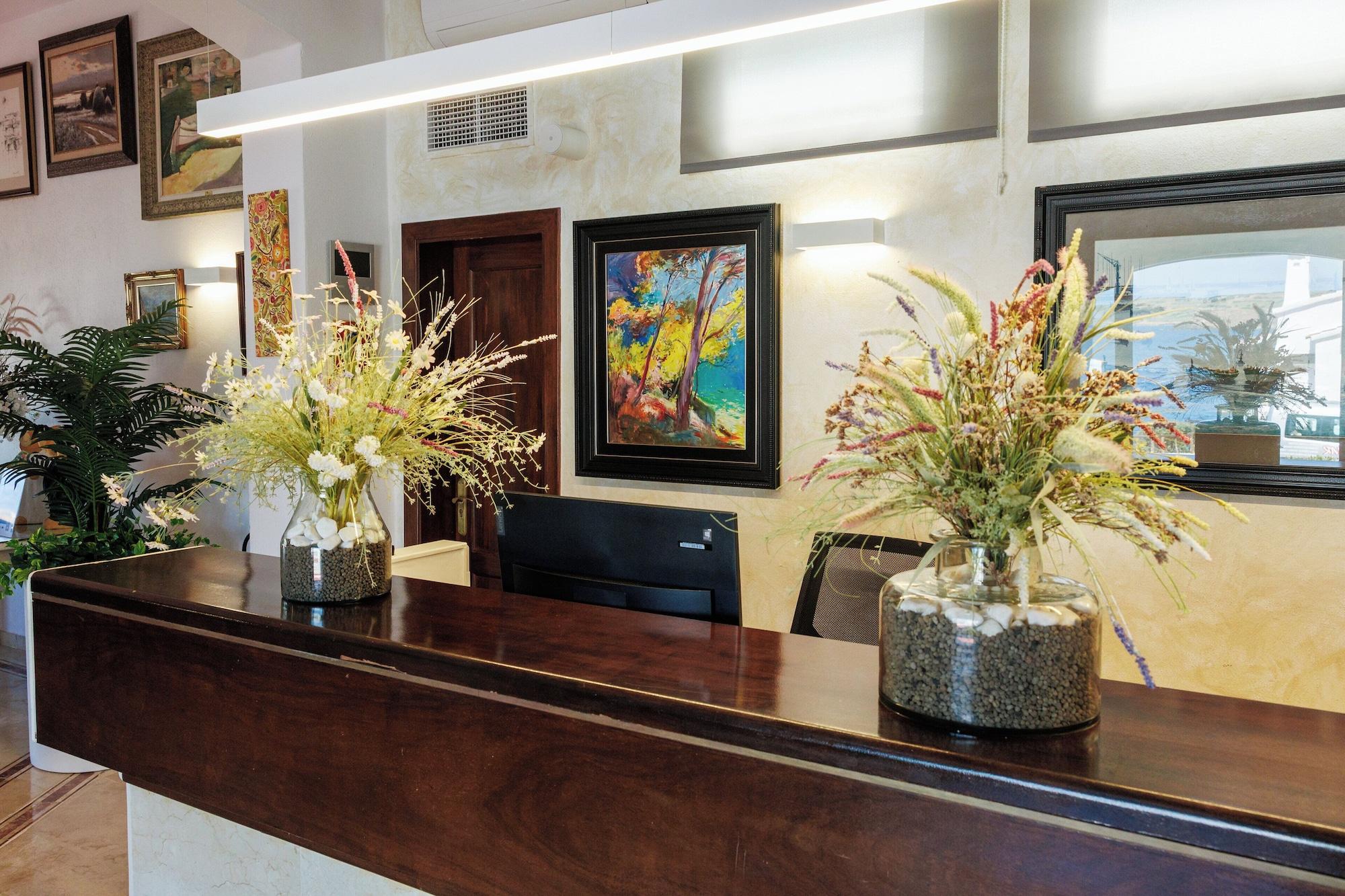 Vista Lobby Apartamentos Bergantin Menorca Club
