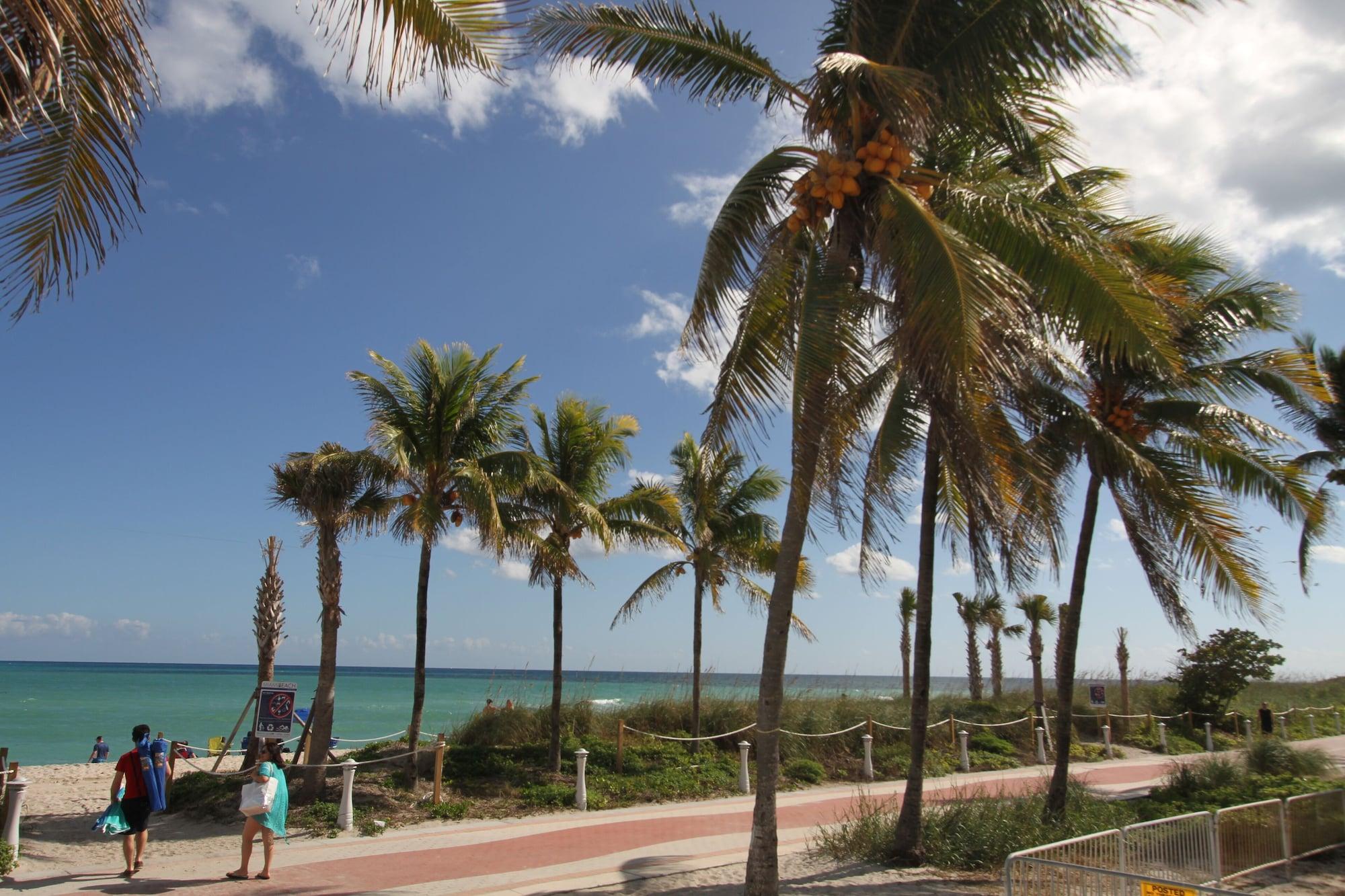 Vista Exterior Tropical Suites Inc.
