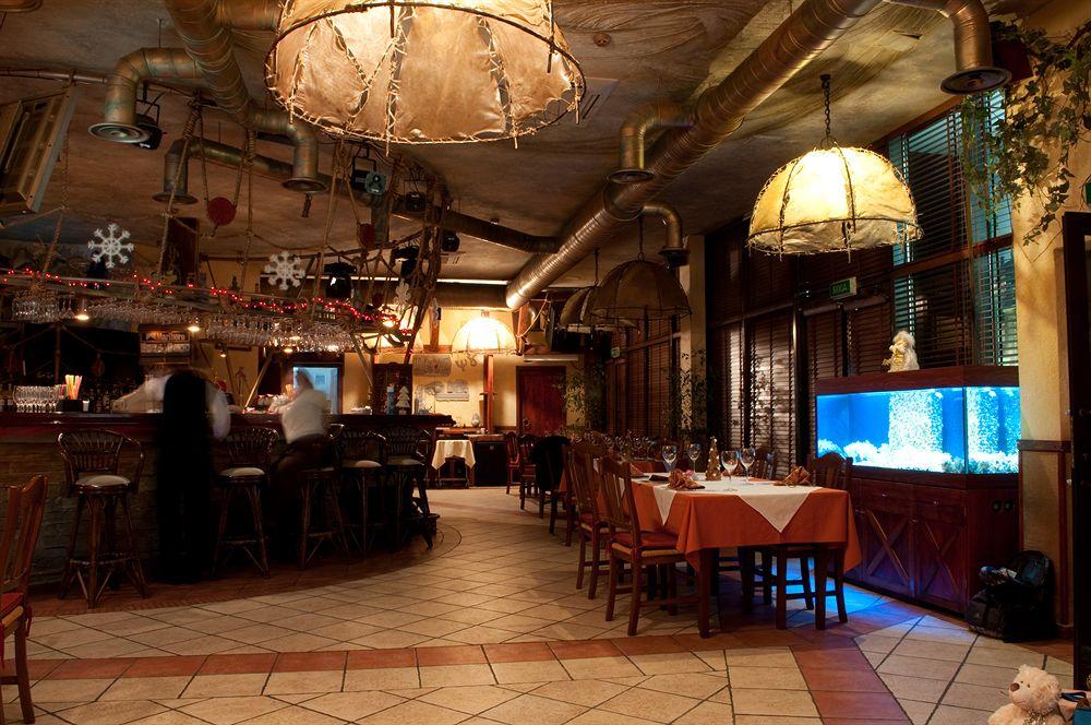 Cosmopolit Hotel by null