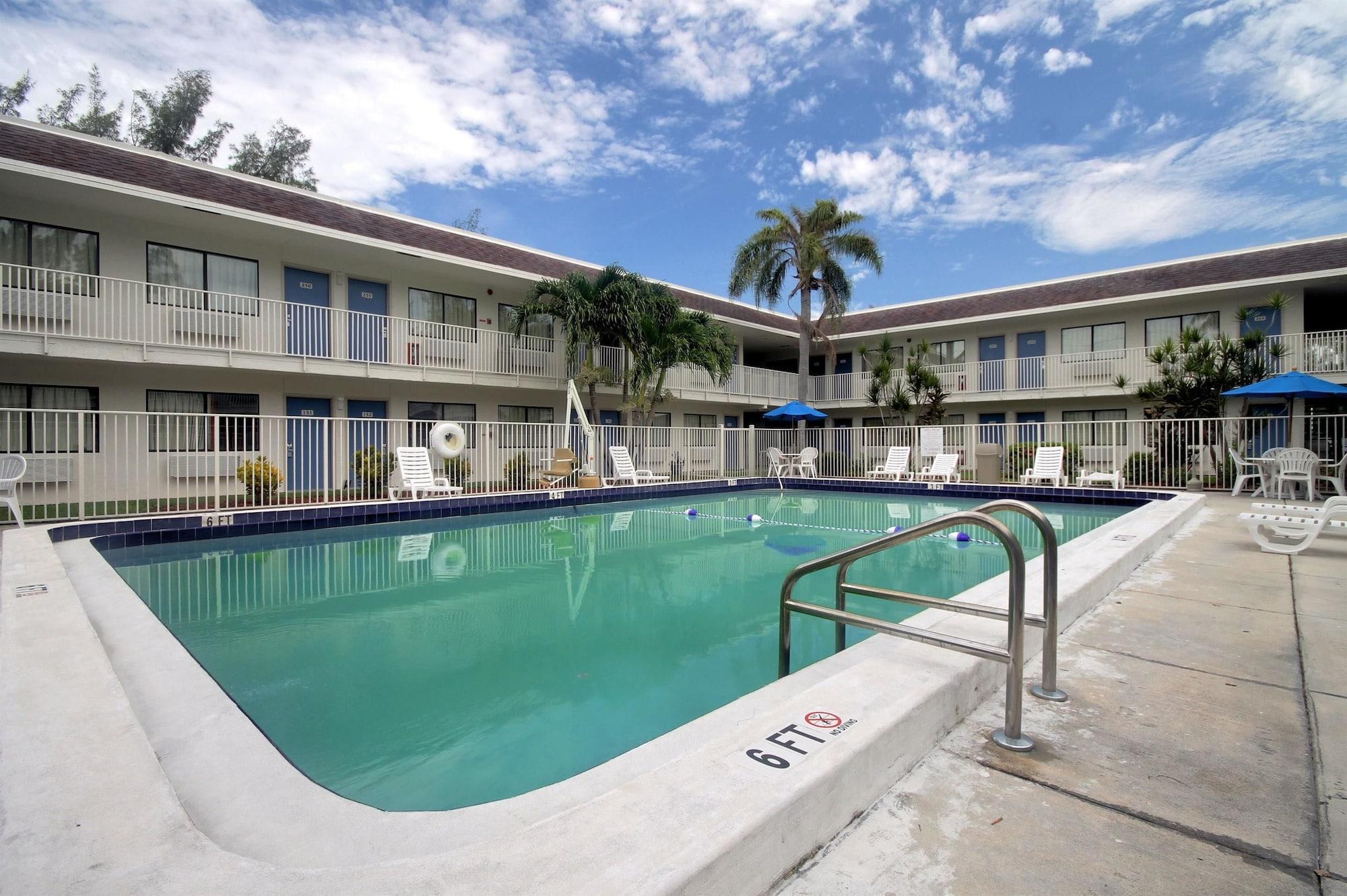 Instalaciones Recreativas Motel 6 Dania Beach