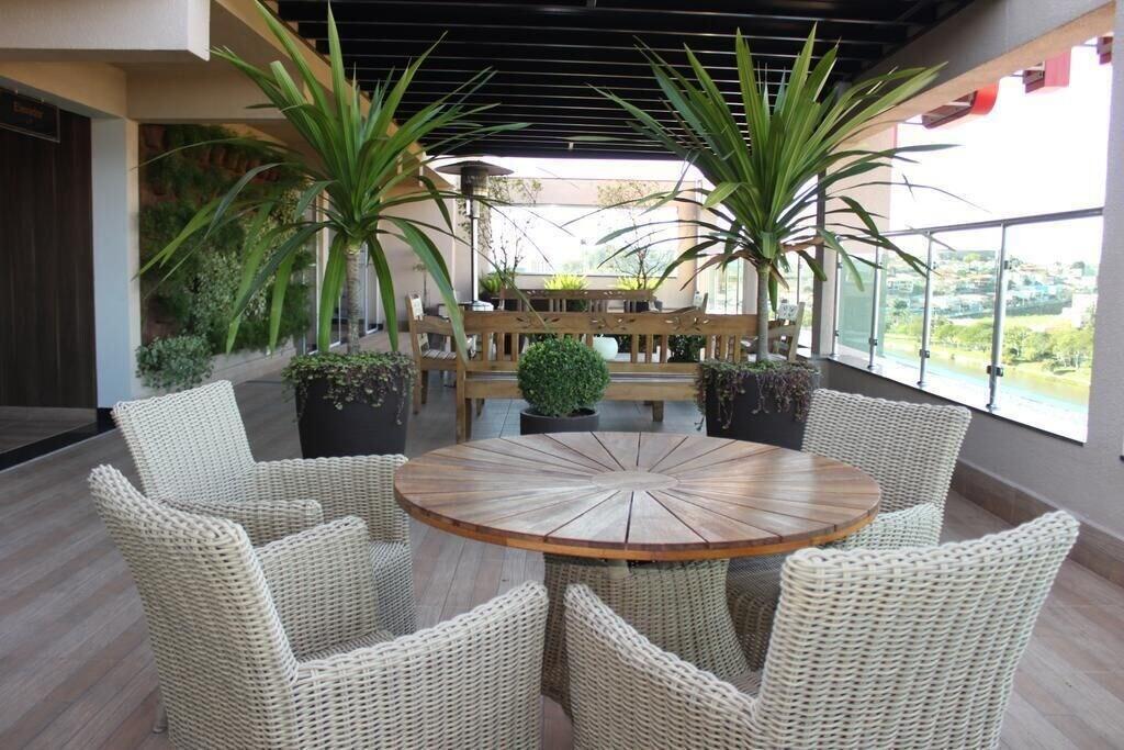 Varios Prado Hotel Business