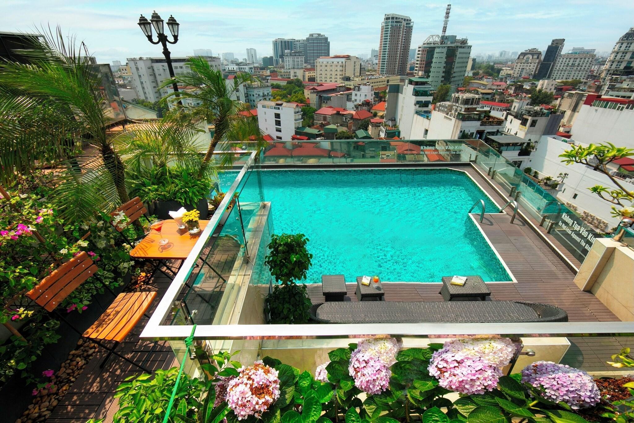 Vista Exterior Champton Hanoi Hotel