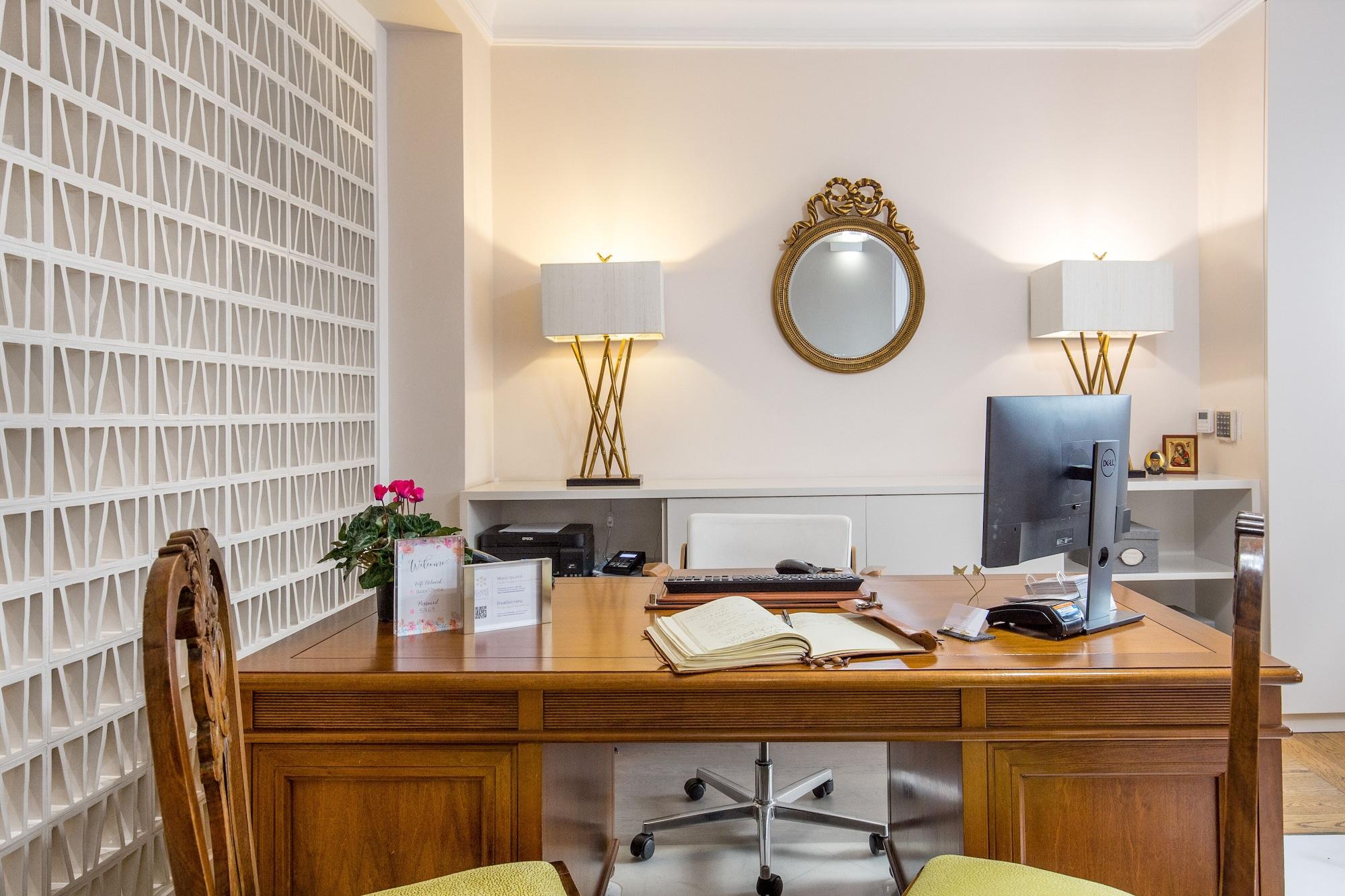 Vista Lobby Sweet Home Hotel