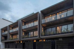 Alquiler Vacacional - Contemporary New Apartment, 9 minutes walking from the beach. Marina roof views.