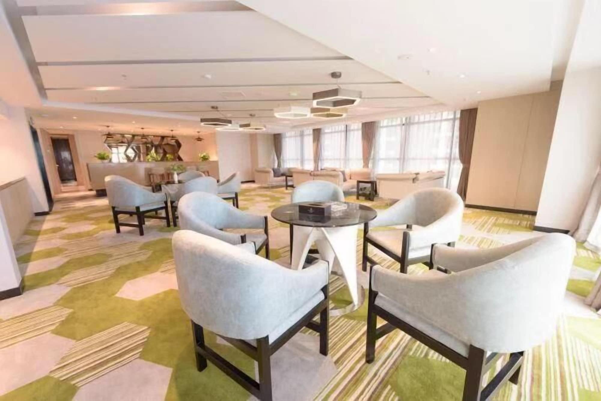 Vista Lobby Howard Johnson Life Changrong