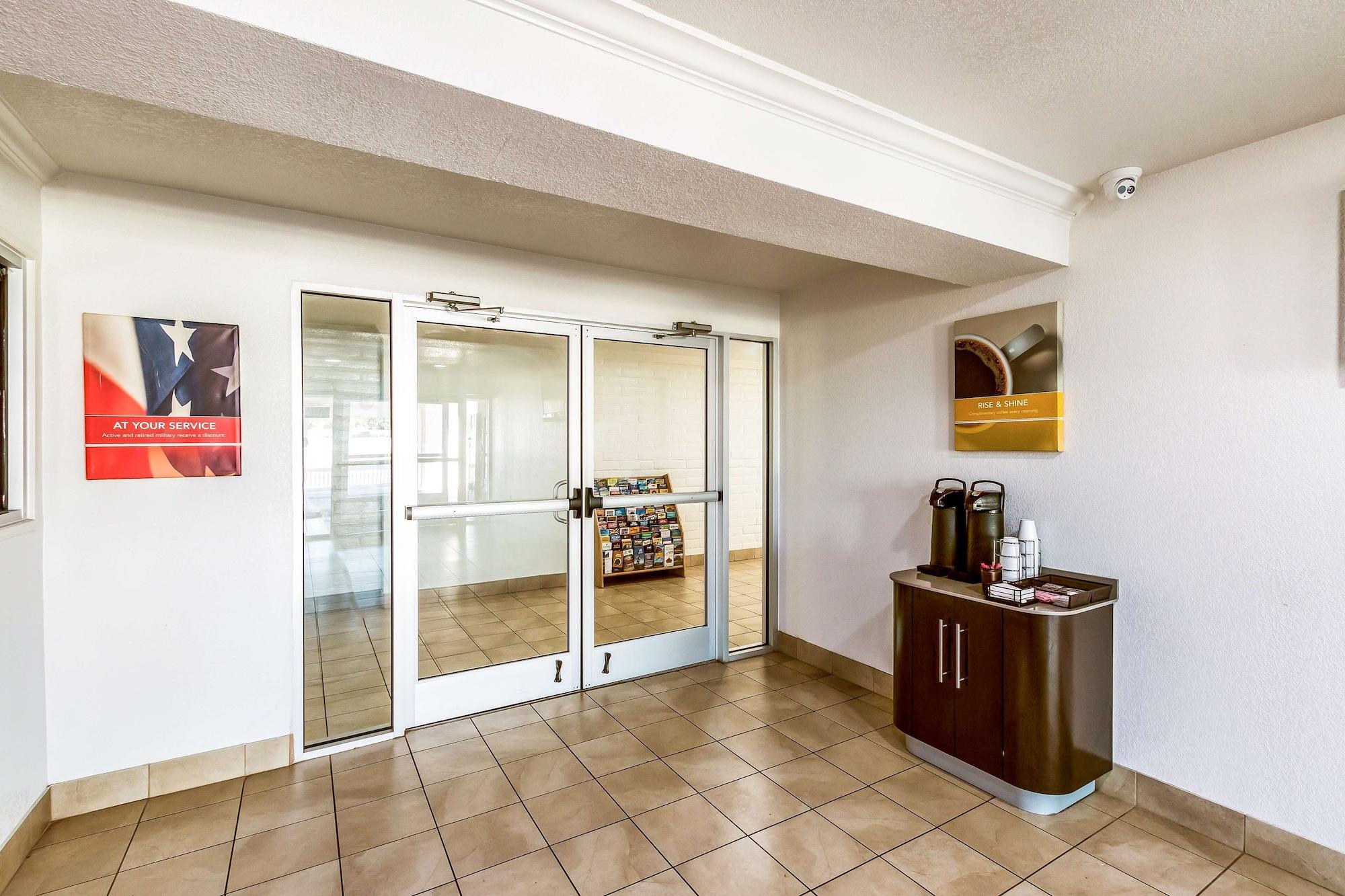 Bar/Salón Motel 6 Euless, TX - DFW West