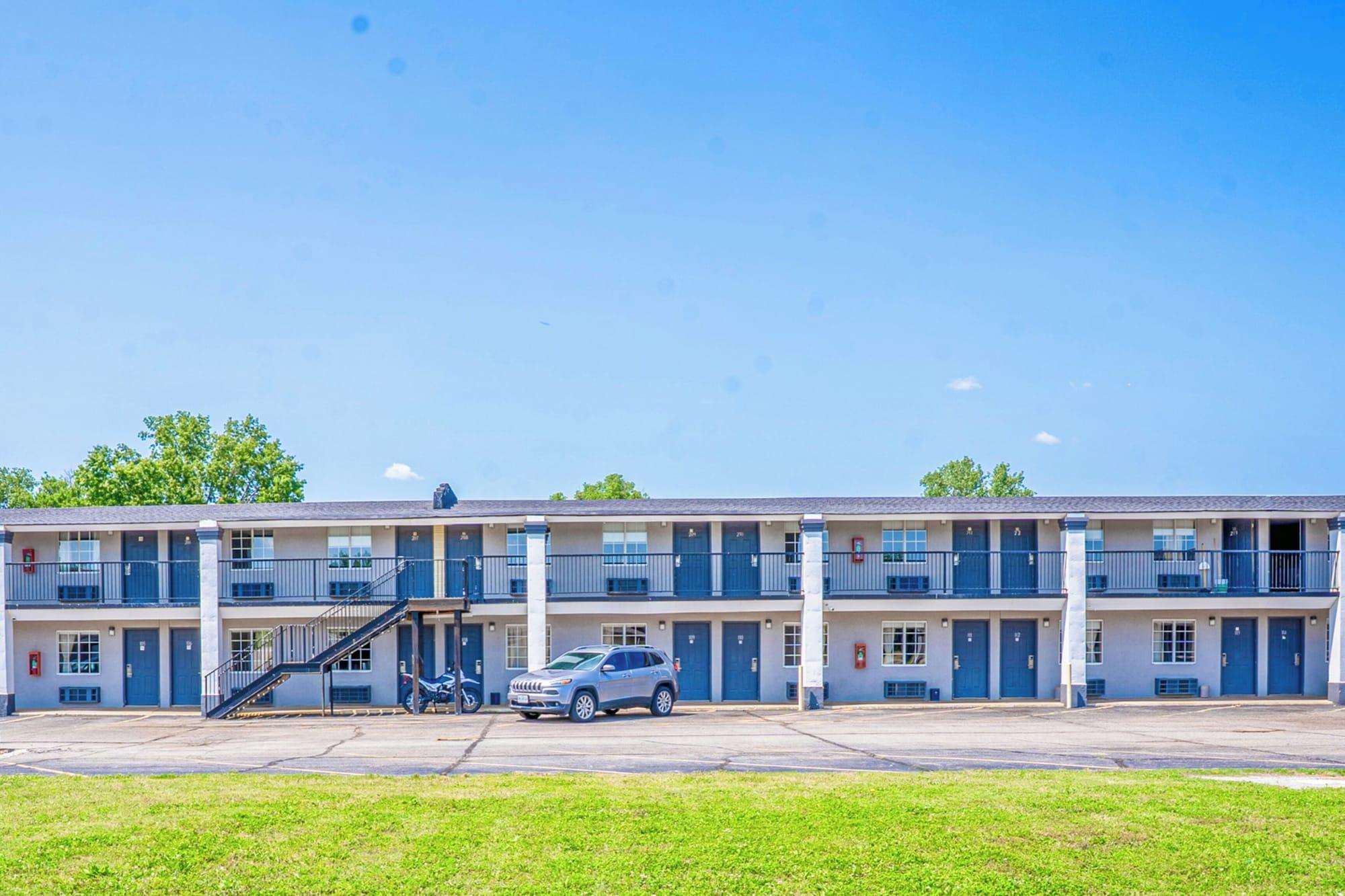 Vista Exterior Deluxe Inn & Suites By OYO Miami OK